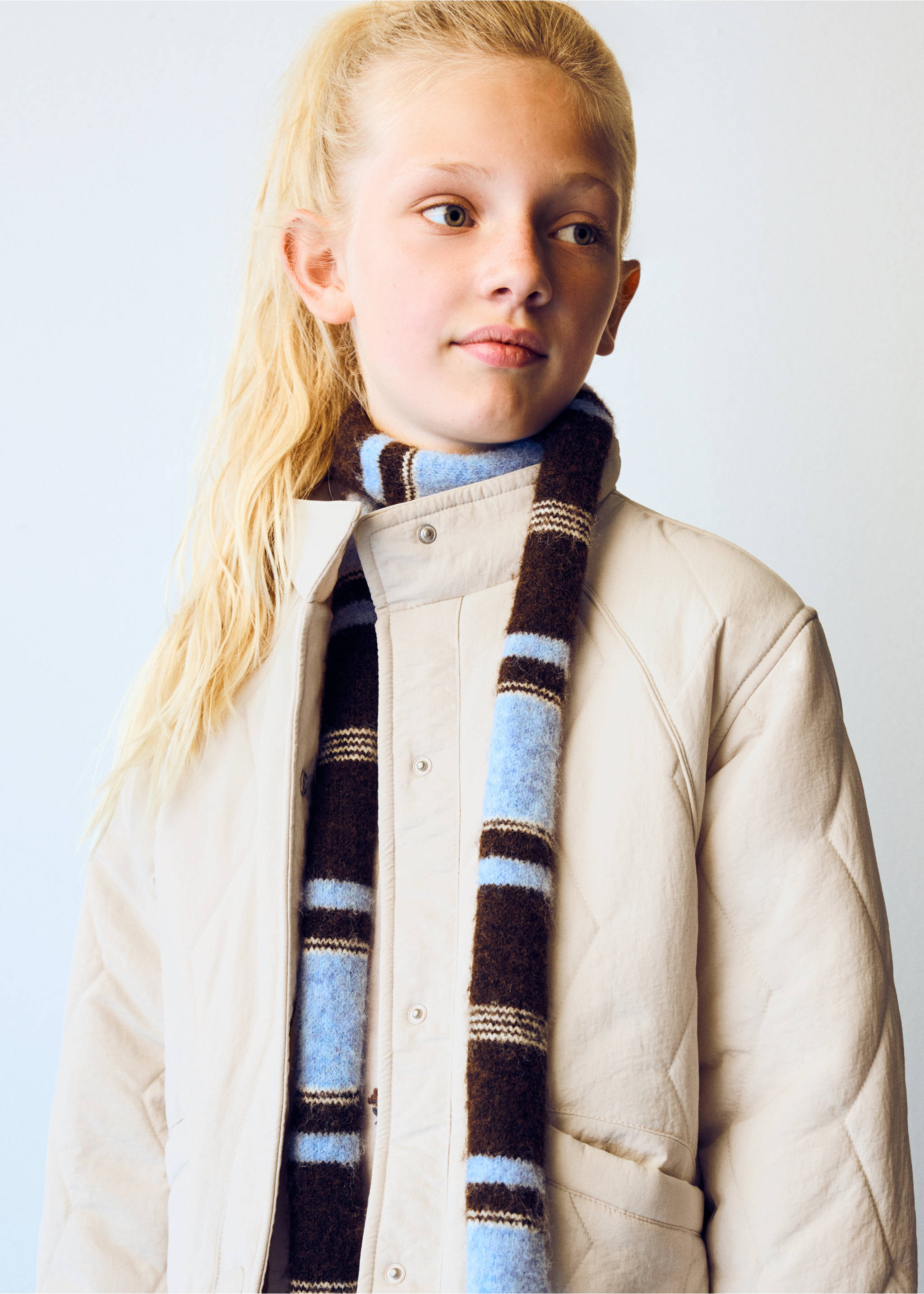 Quilted jacket with funnel neck - Details of the article 1, Ecru. Ref: 37054405-00.