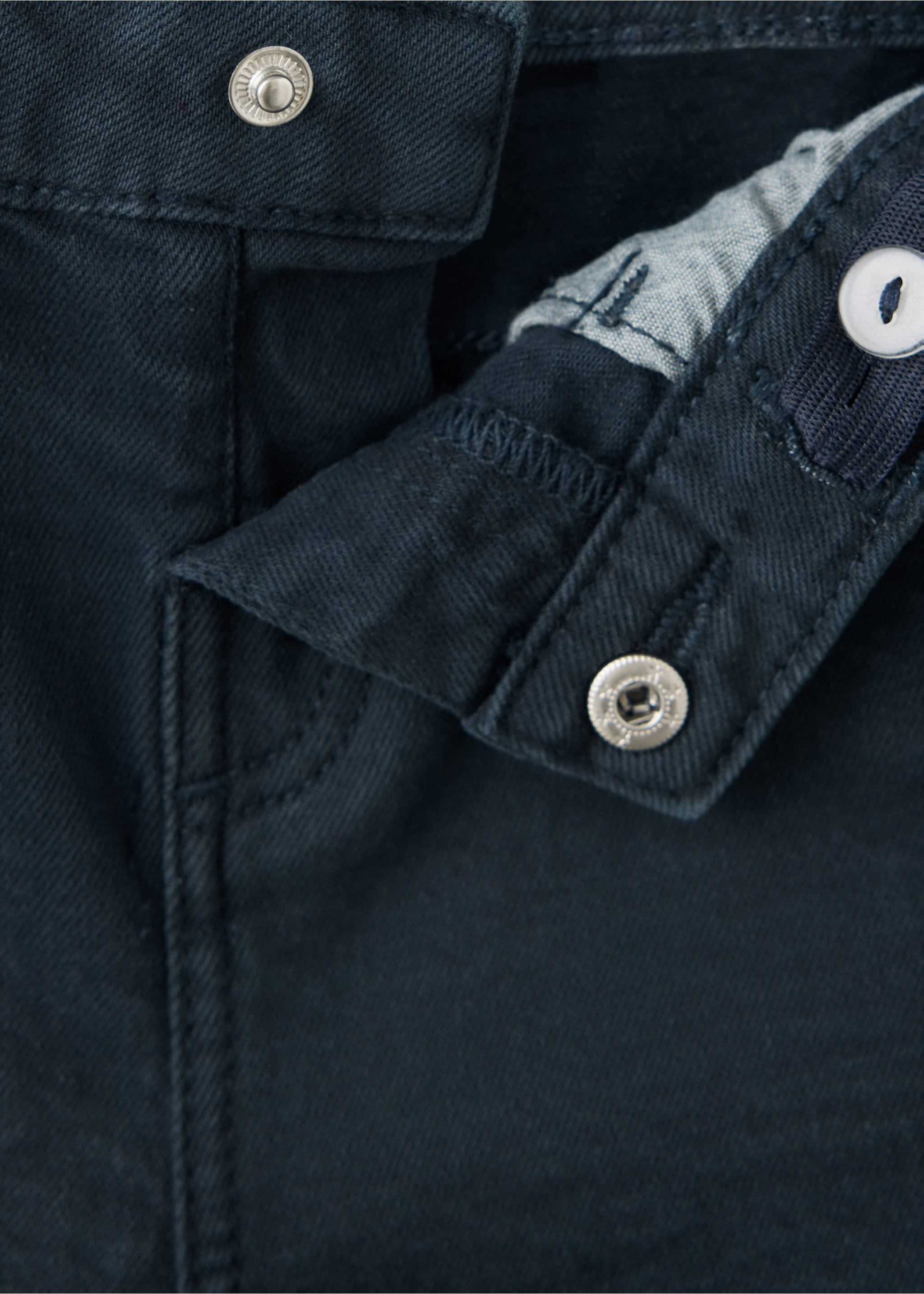 Flared jeans met studs - Detail van het artikel 8, Marineblauw. Ref: 37054406-00.