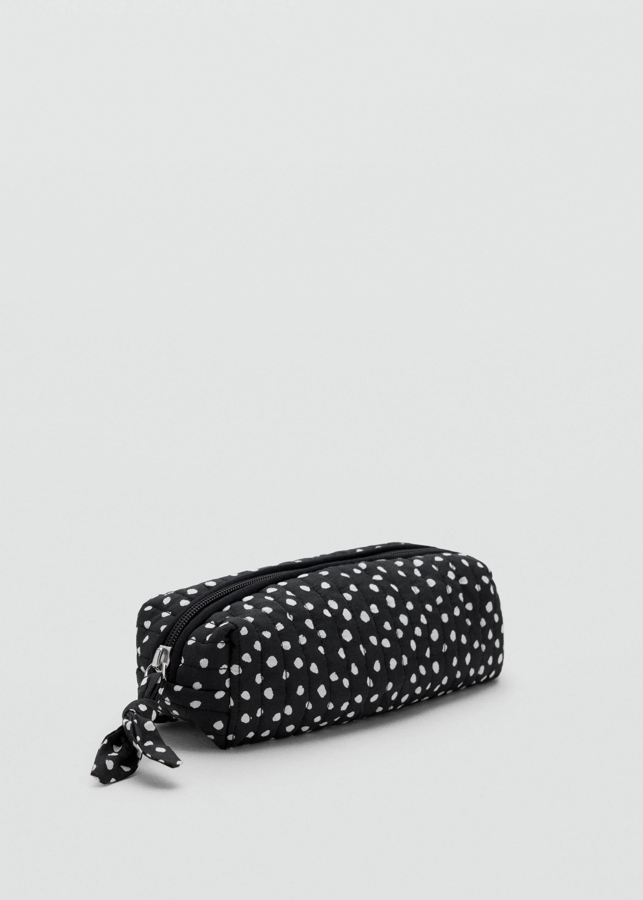 Estuche polkap - Plano medio