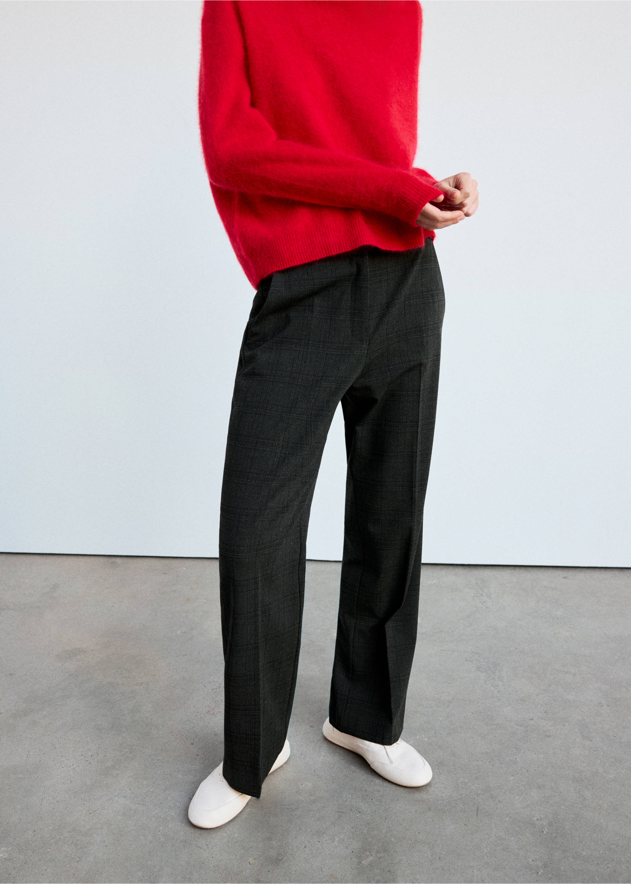 Pantalon droit taille normale - Plan moyen, Gris. Ref: 37054422-02.