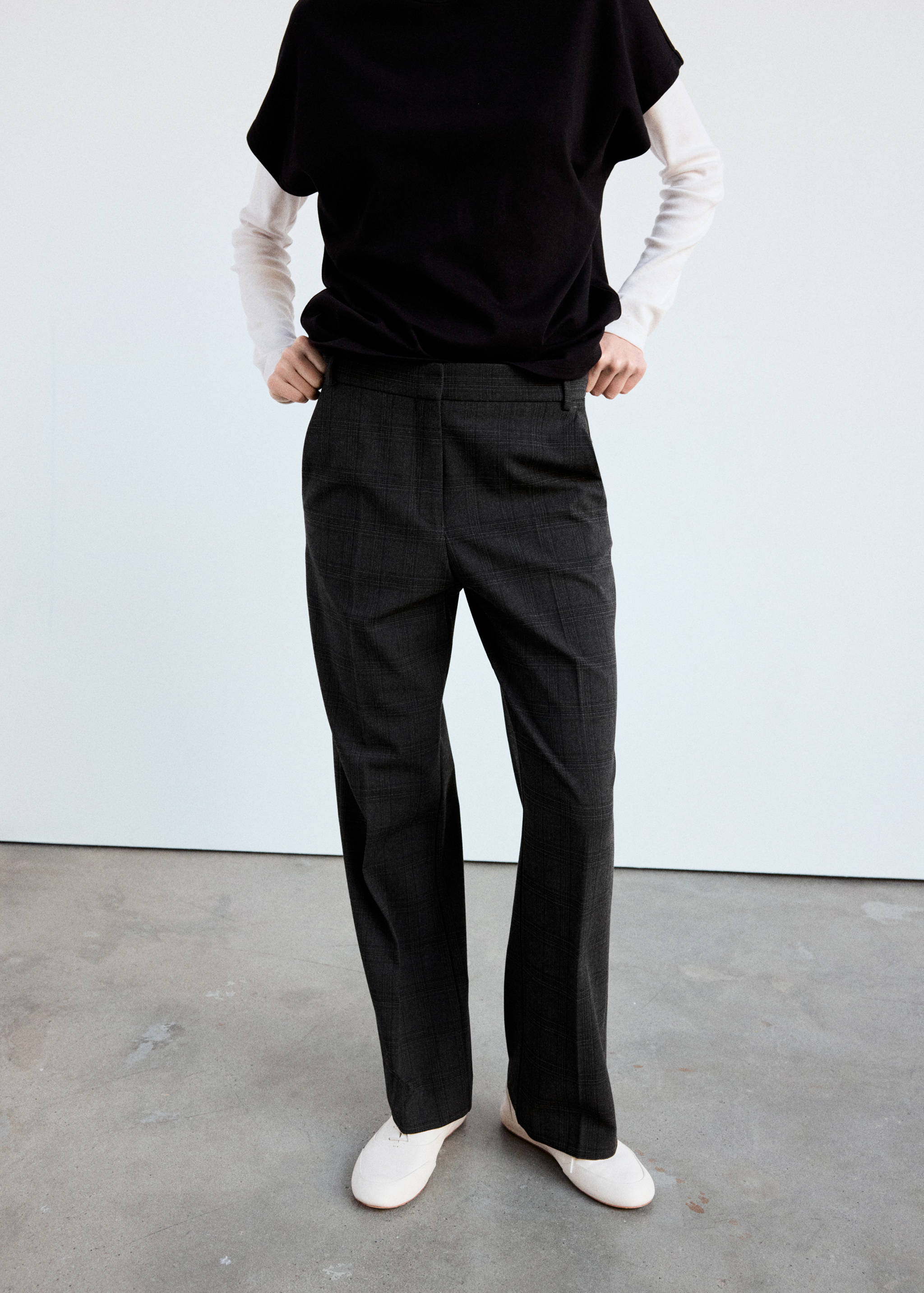 Straight mid-rise trousers - Medium plane