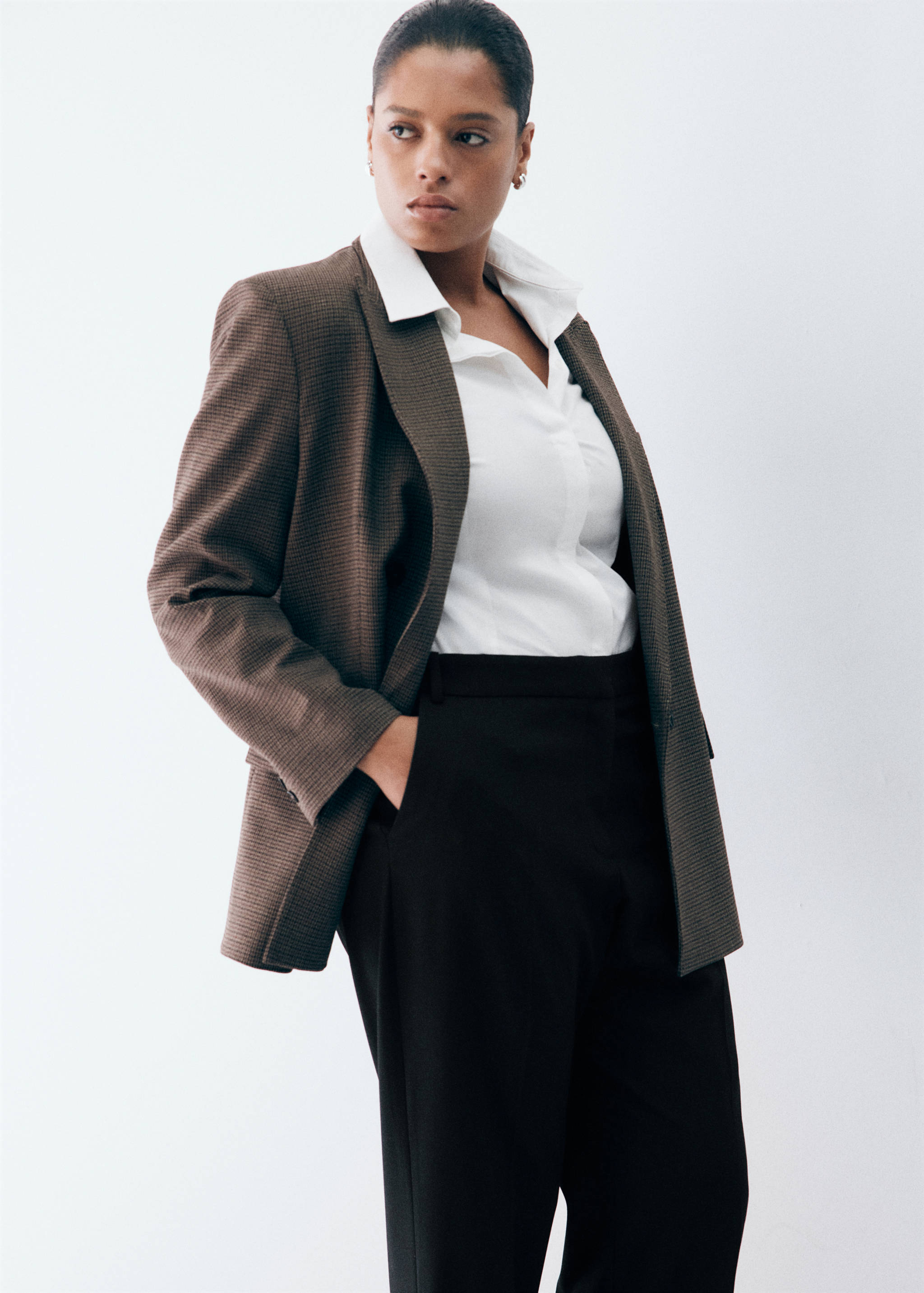 Straight mid-rise trousers - Details of the article 6