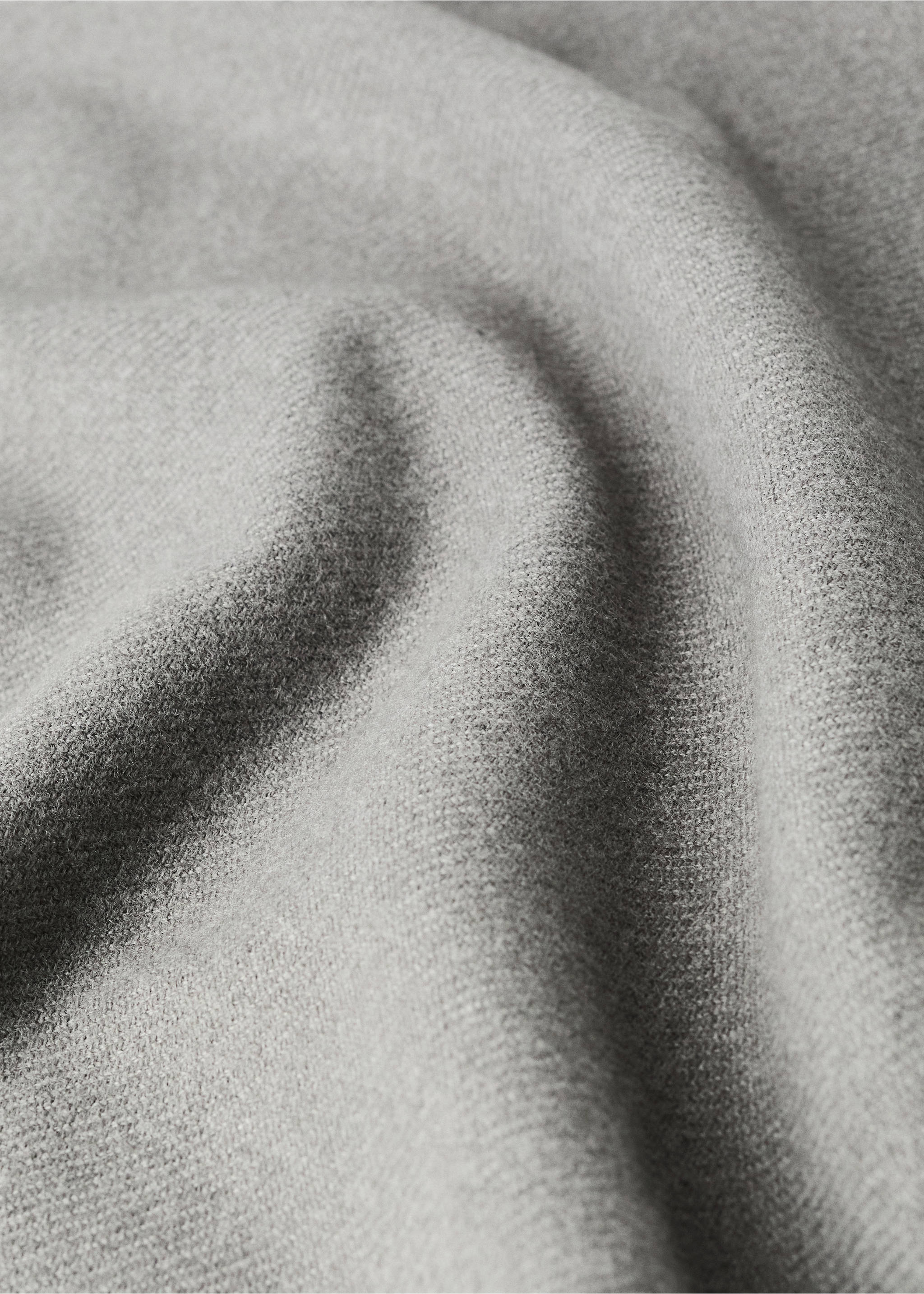 Fringed-edge blanket - Details of the article 1, Grey. Ref: 37054437-00.