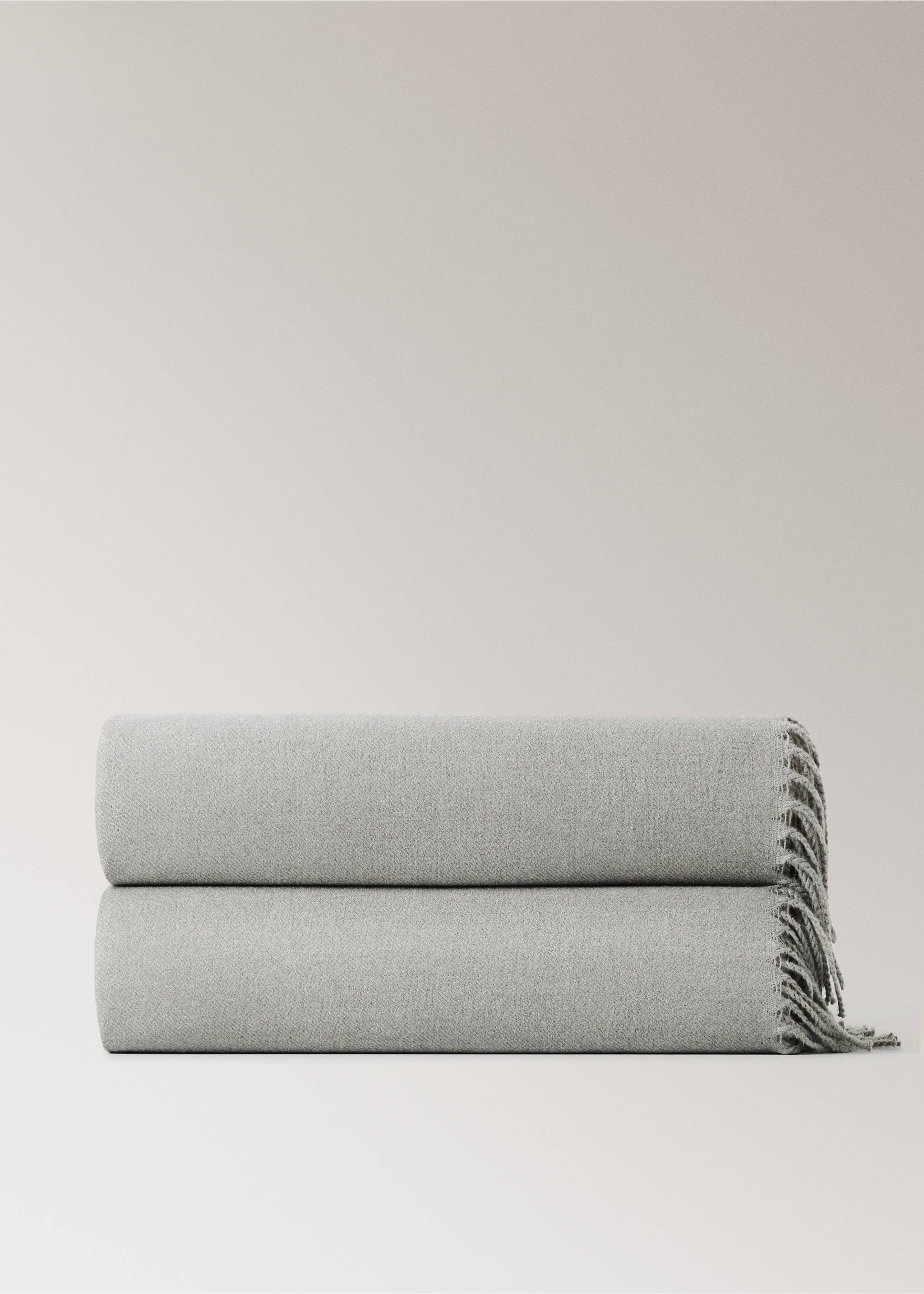 Fringed-edge blanket - Article without model, Grey. Ref: 37054437-00.