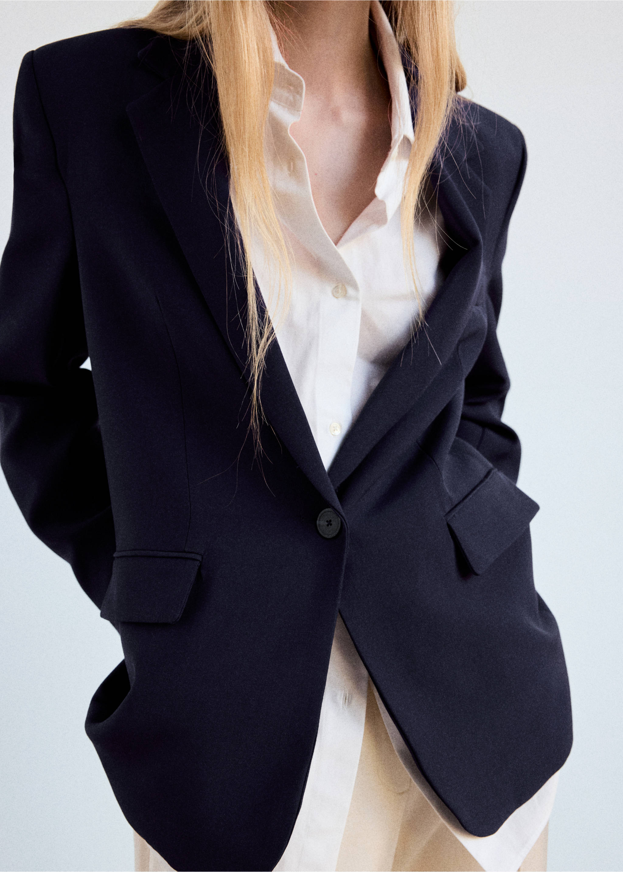 Blazer droit avec poches à rabat - Détail de l'article 1, Violet. Ref: 37054449-01.