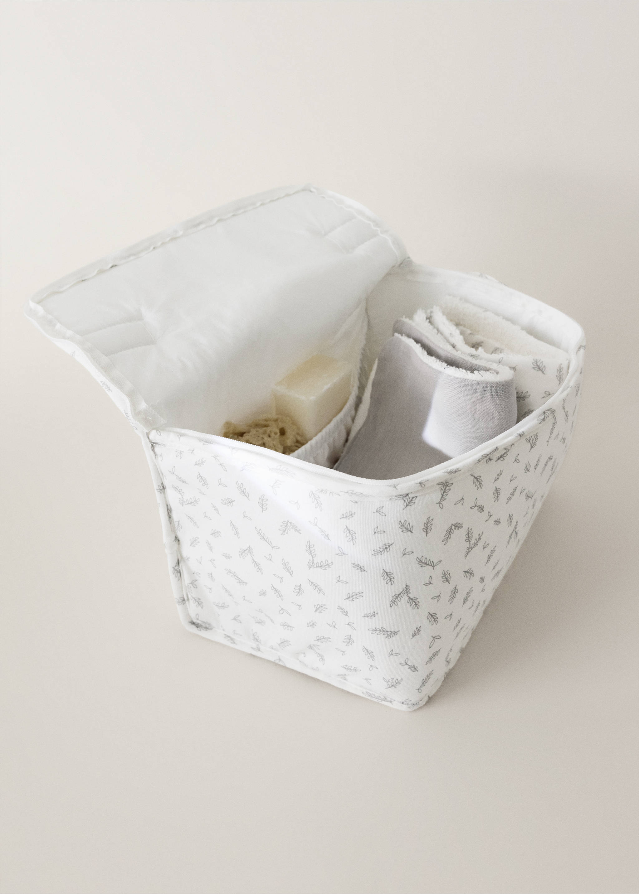 Children’s printed toilet bag - General plane, Ecru. Ref: 37054459-00.