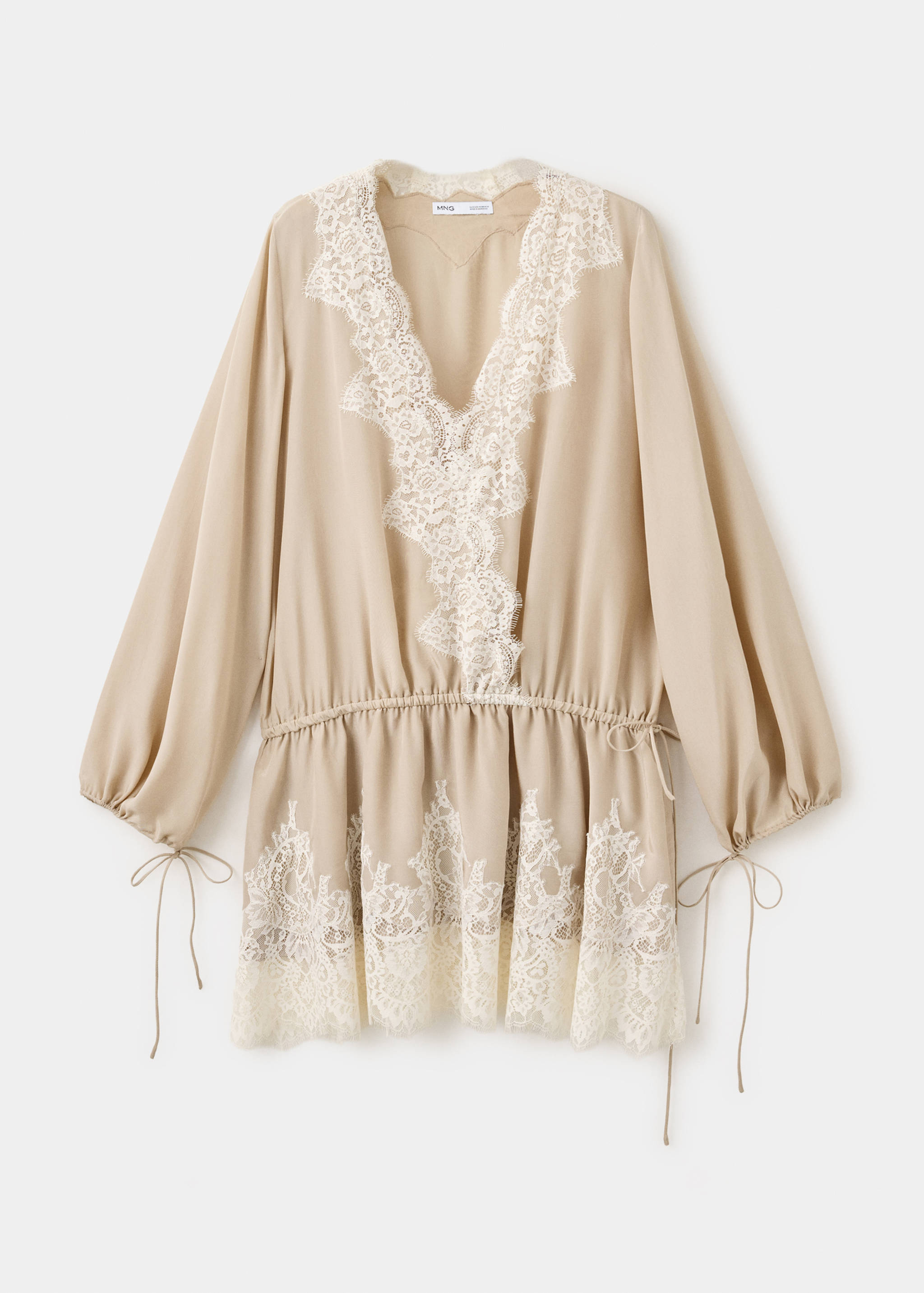 Robe courte dentelle - Article sans modèle