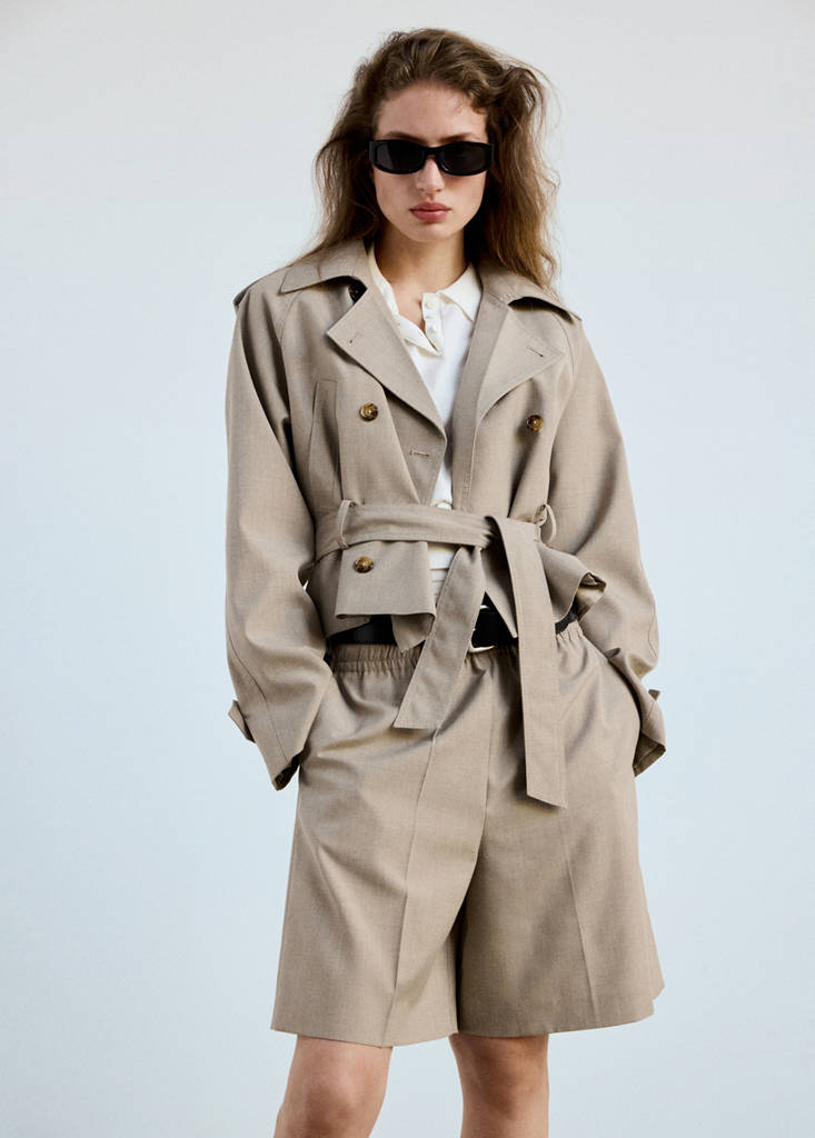 Straight-fit high-waist bermuda shorts — Beige