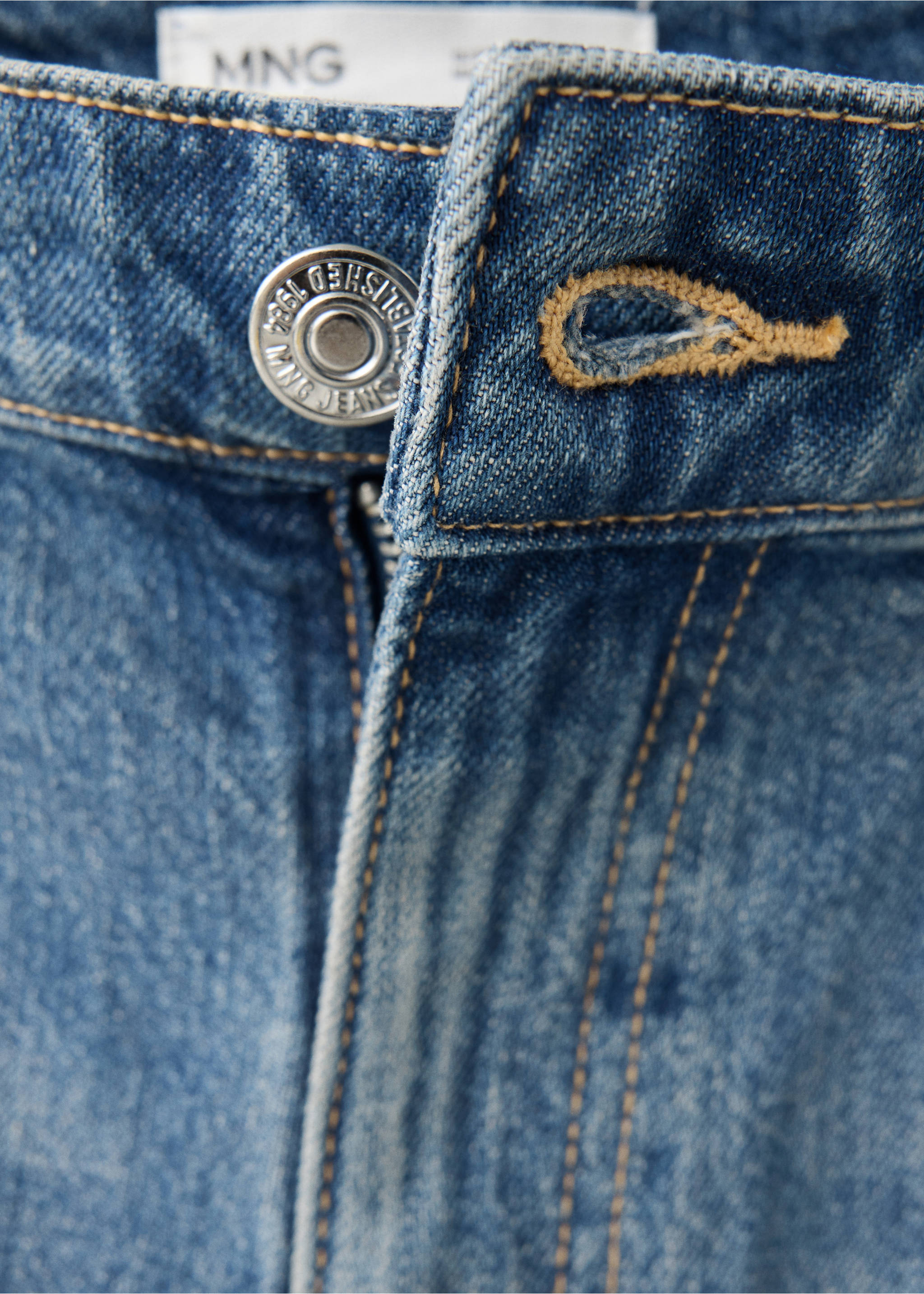 High waist straight jeans - Details of the article 8, Medium Blue. Ref: 37054780-00.