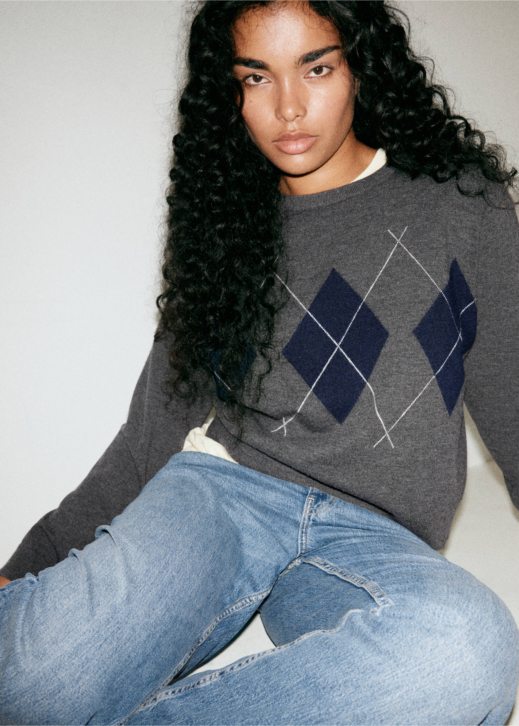 High waist straight jeans - Details of the article 4, Medium Blue. Ref: 37054780-00.