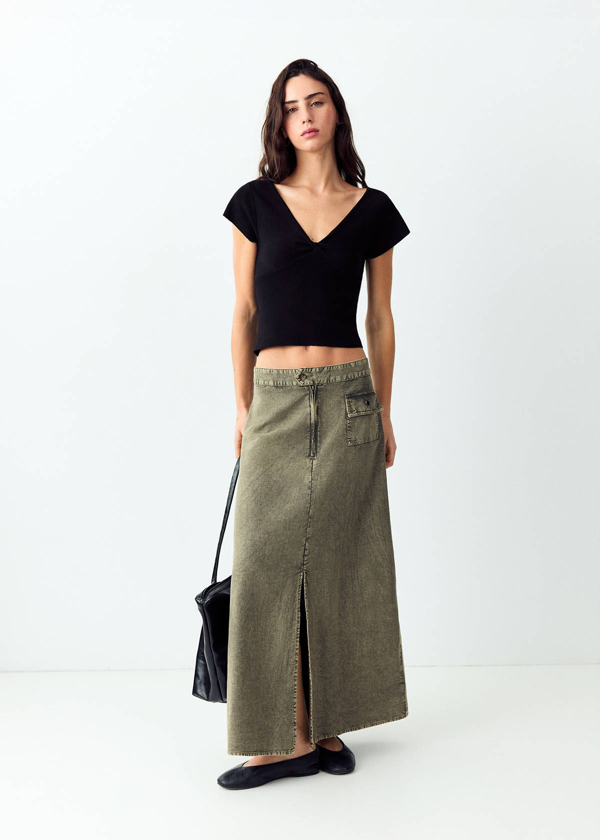 V-neck knit top — Black