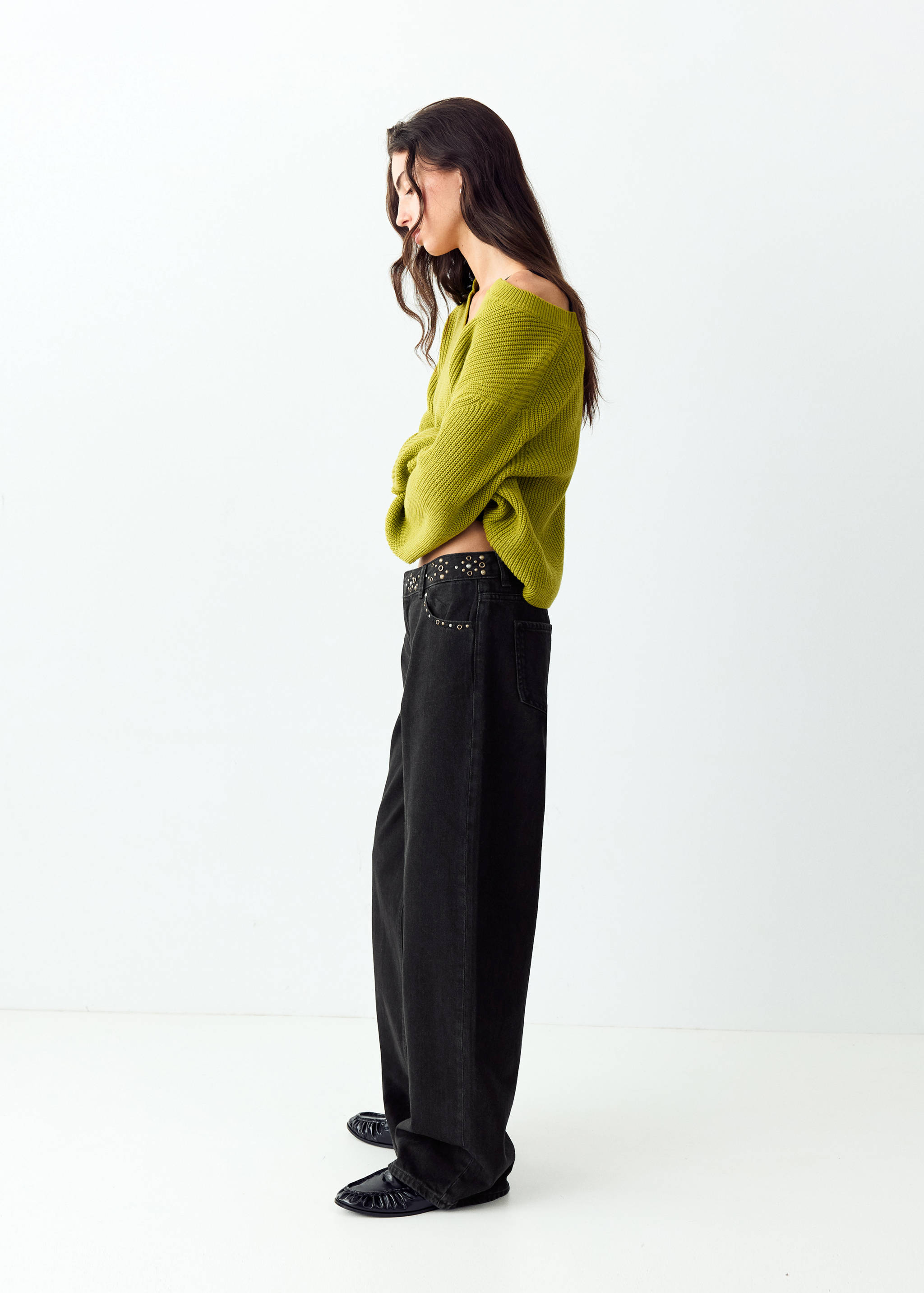 Low-rise jeans with eyelet detail at the waist - Medium plane