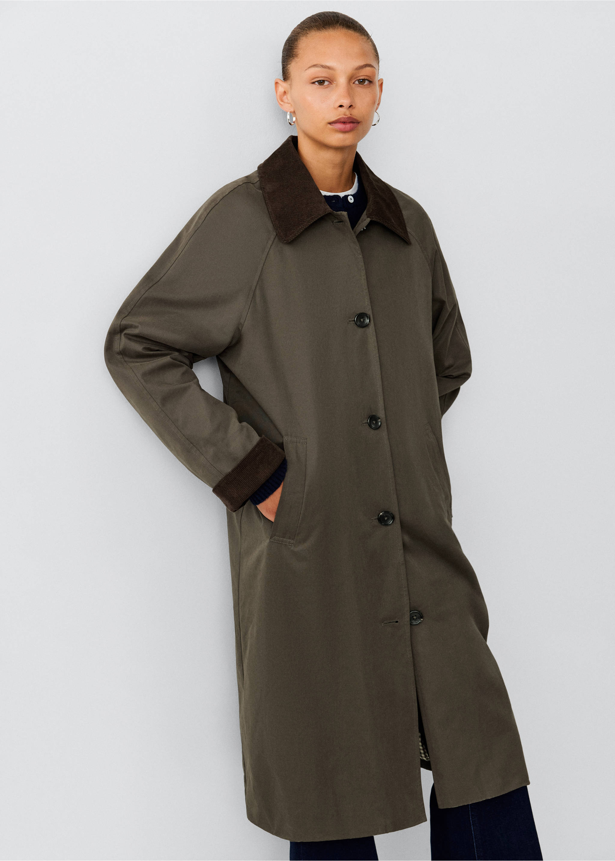 Long cotton trench coat with corduroy collar - Details of the article 2, Dark Green. Ref: 37055151-00.