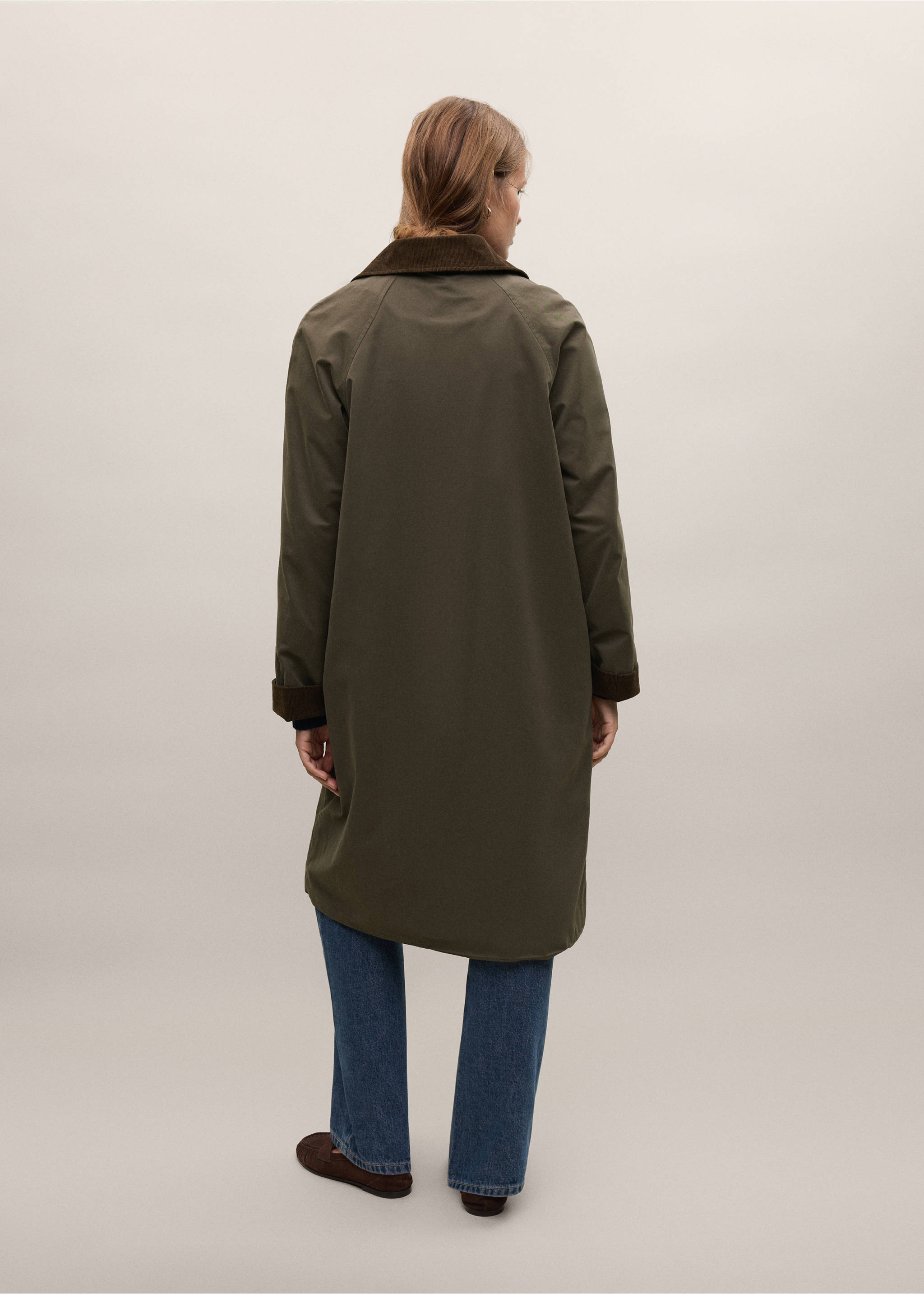 Long cotton trench coat with corduroy collar - Reverse of the article, Dark Green. Ref: 37055151-01.