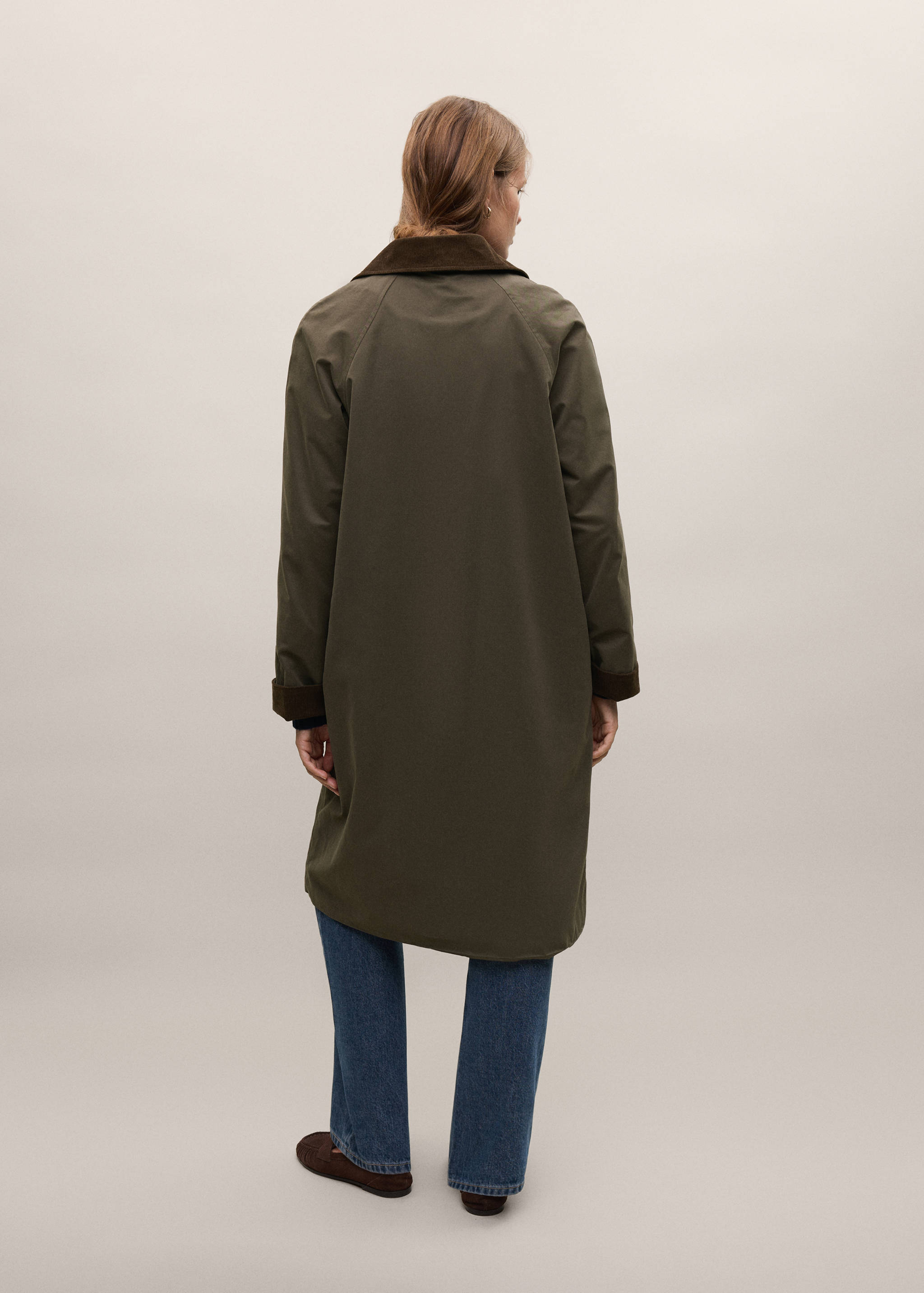 Long cotton trench coat with corduroy collar - Reverse of the article