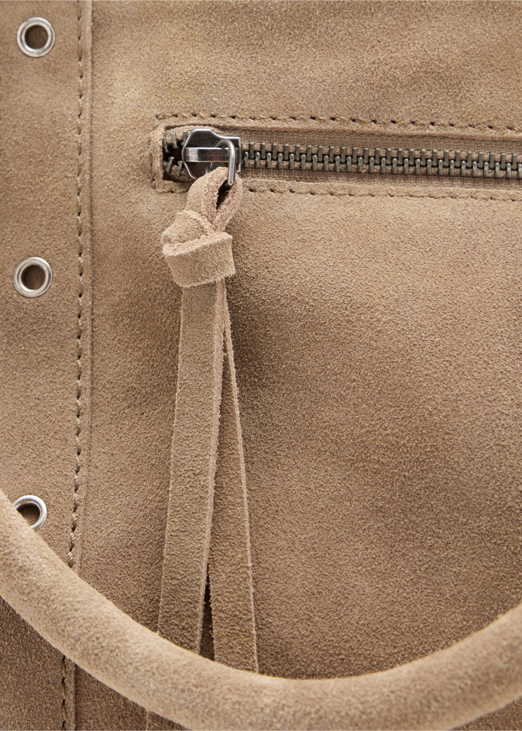 Leather city bag - Details of the article 3, Sand. Ref: 37055156-00.