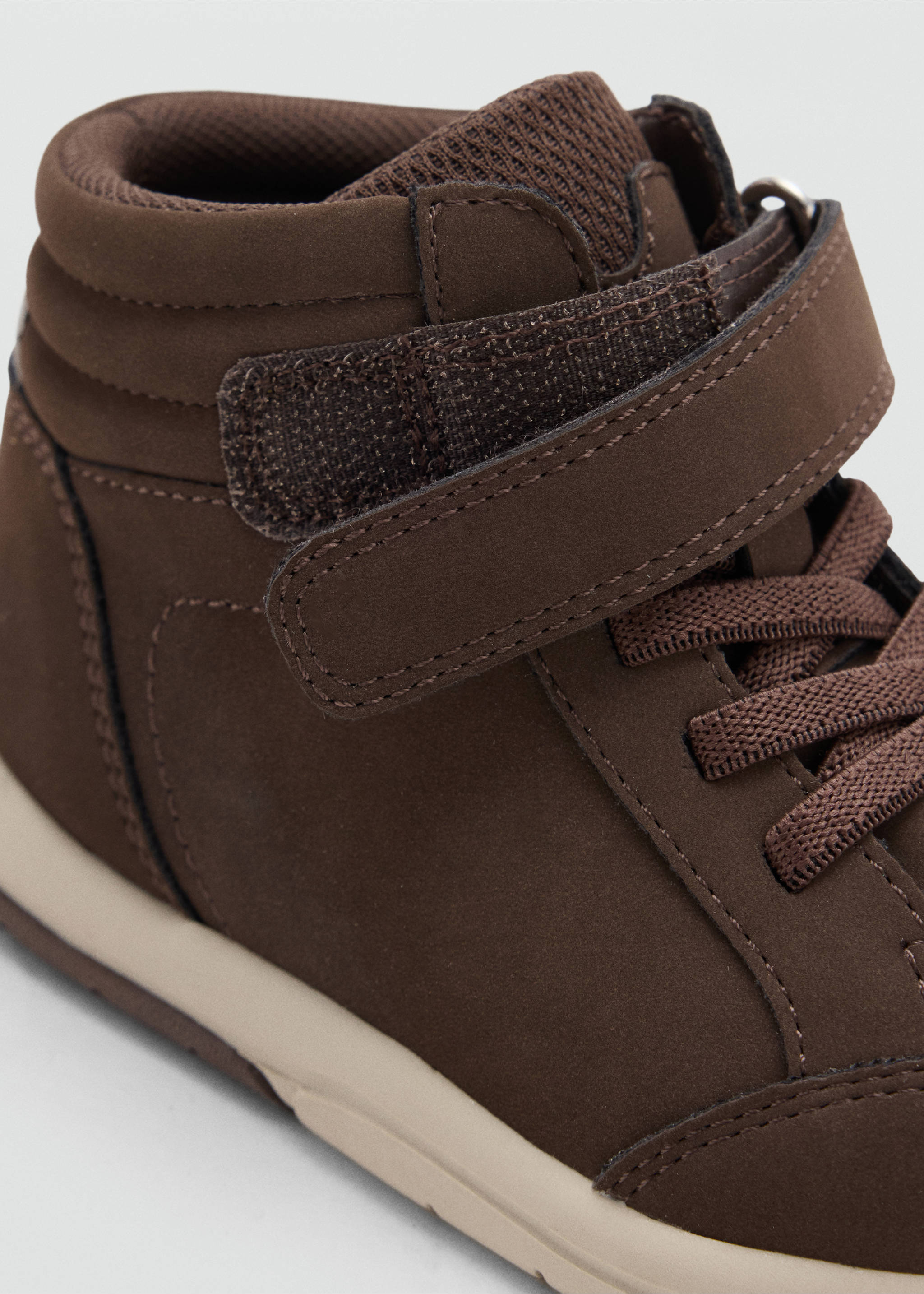 Boots with elastic laces - Details of the article 2, Chocolate. Ref: 37055159-00.