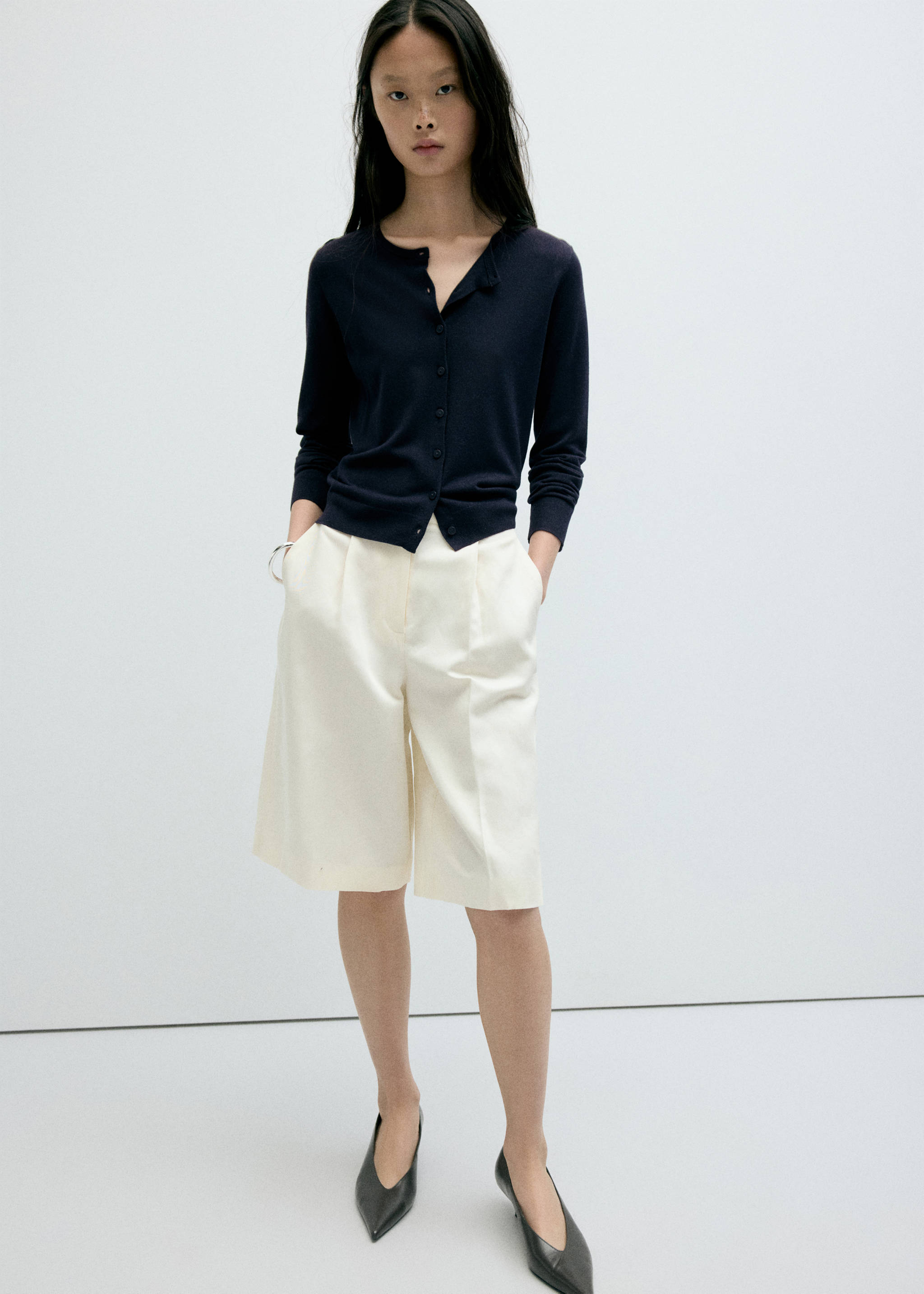 Knitted button cardigan - General plane