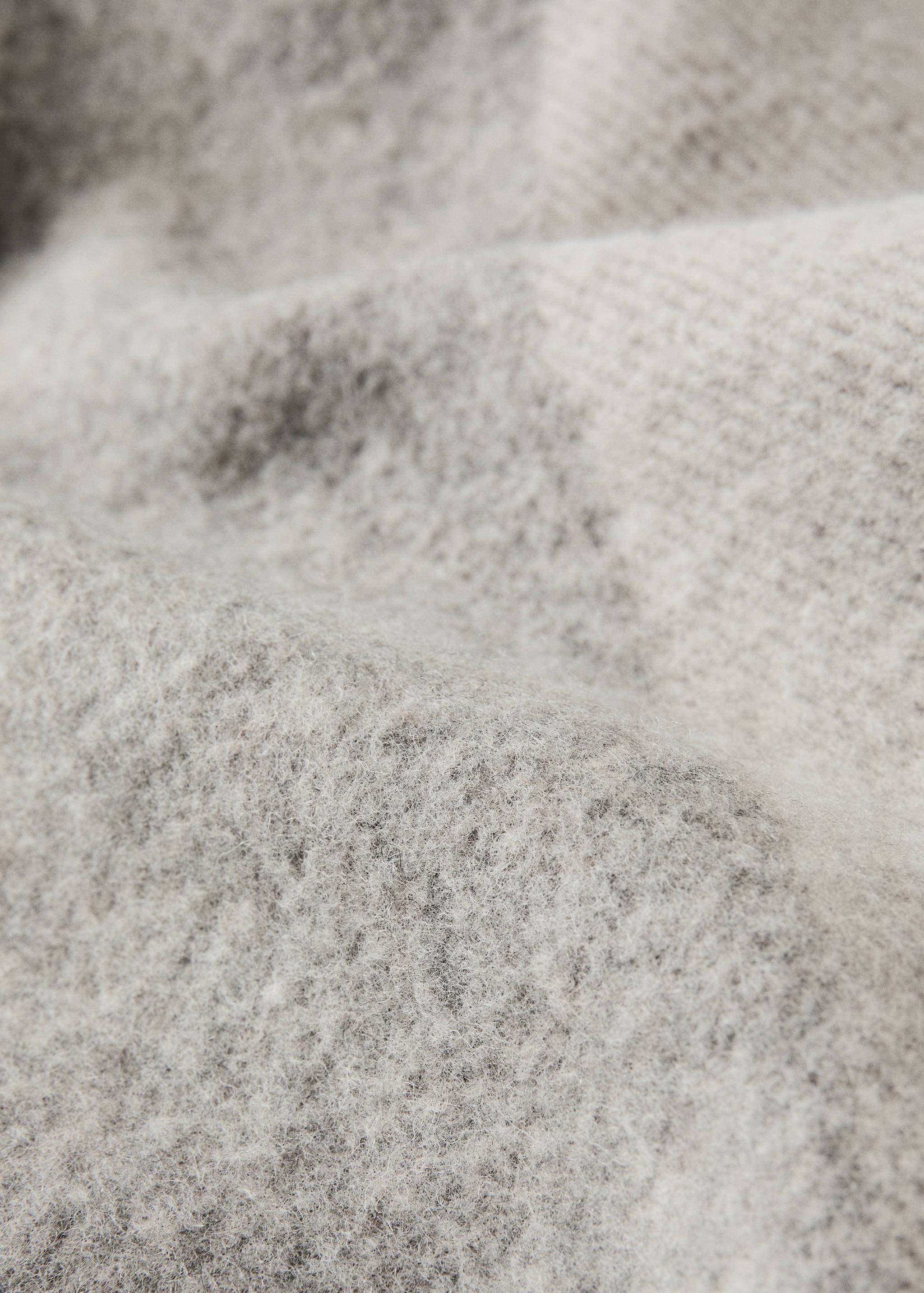 Wool blanket with scalloped edging - Details of the article 1