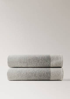 Wool blanket with scalloped edging — Grey 5