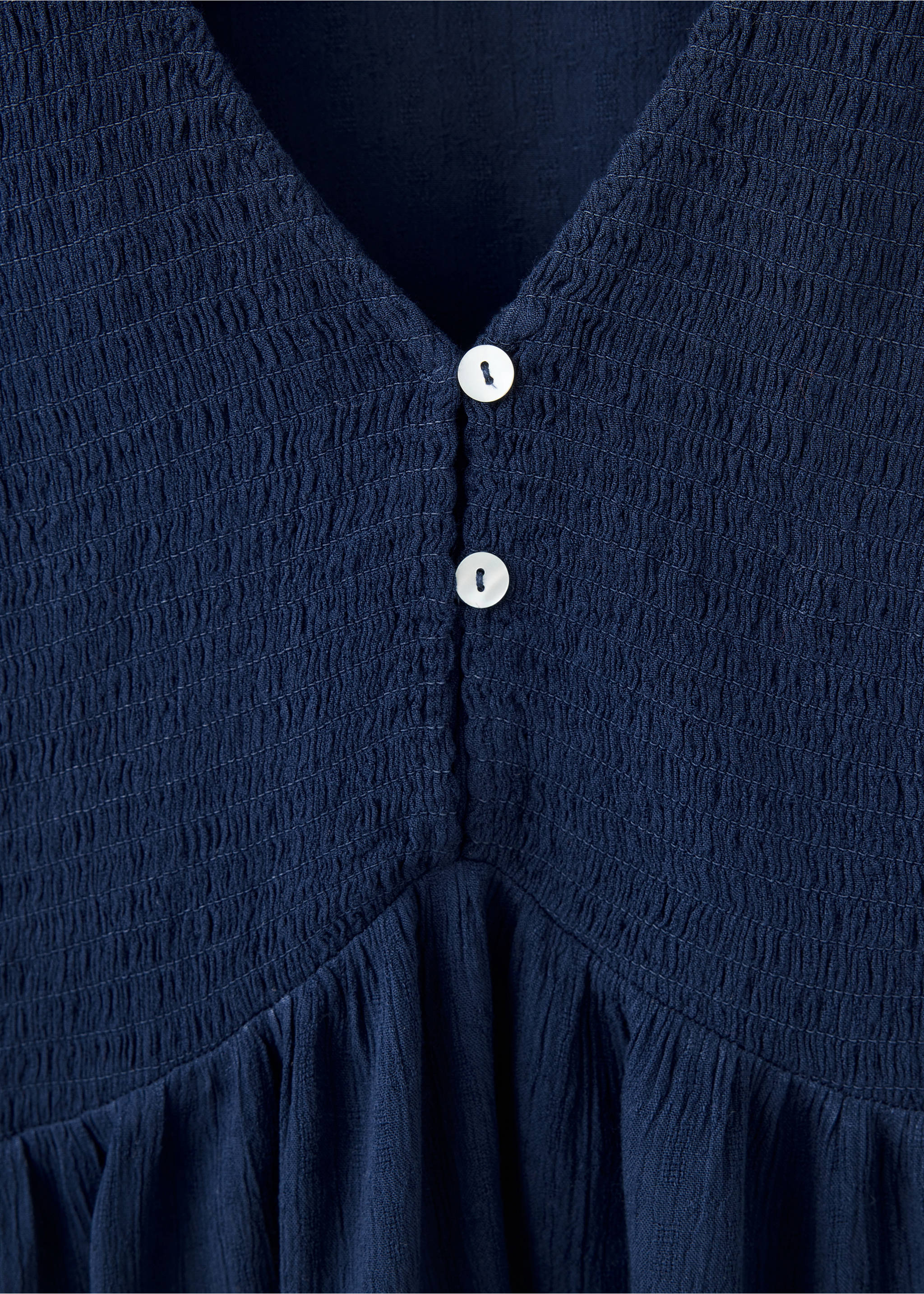 Blouse texturée col V - Détail de l'article 8, Bleu marine. Ref: 37055844-00.