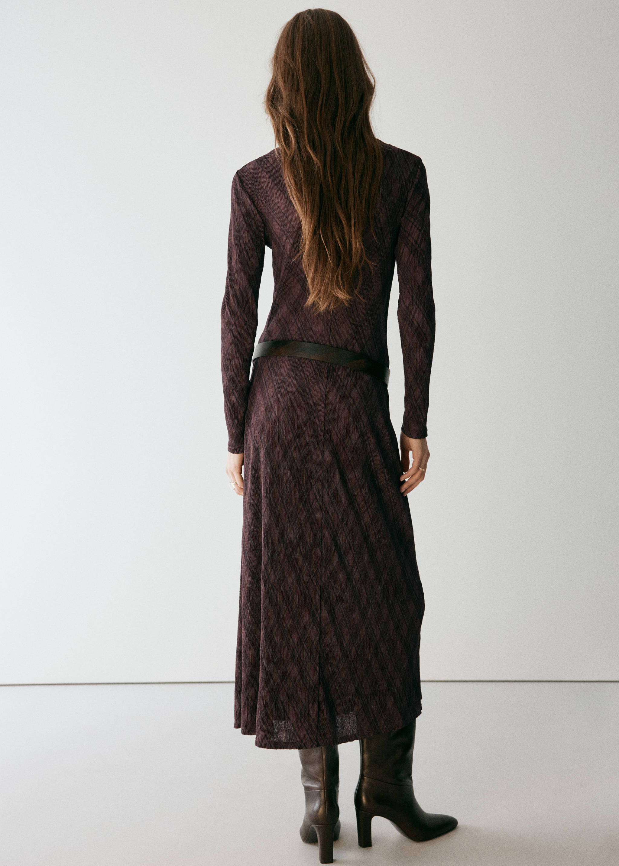 Long-sleeve plaid dress - Reverse of the article