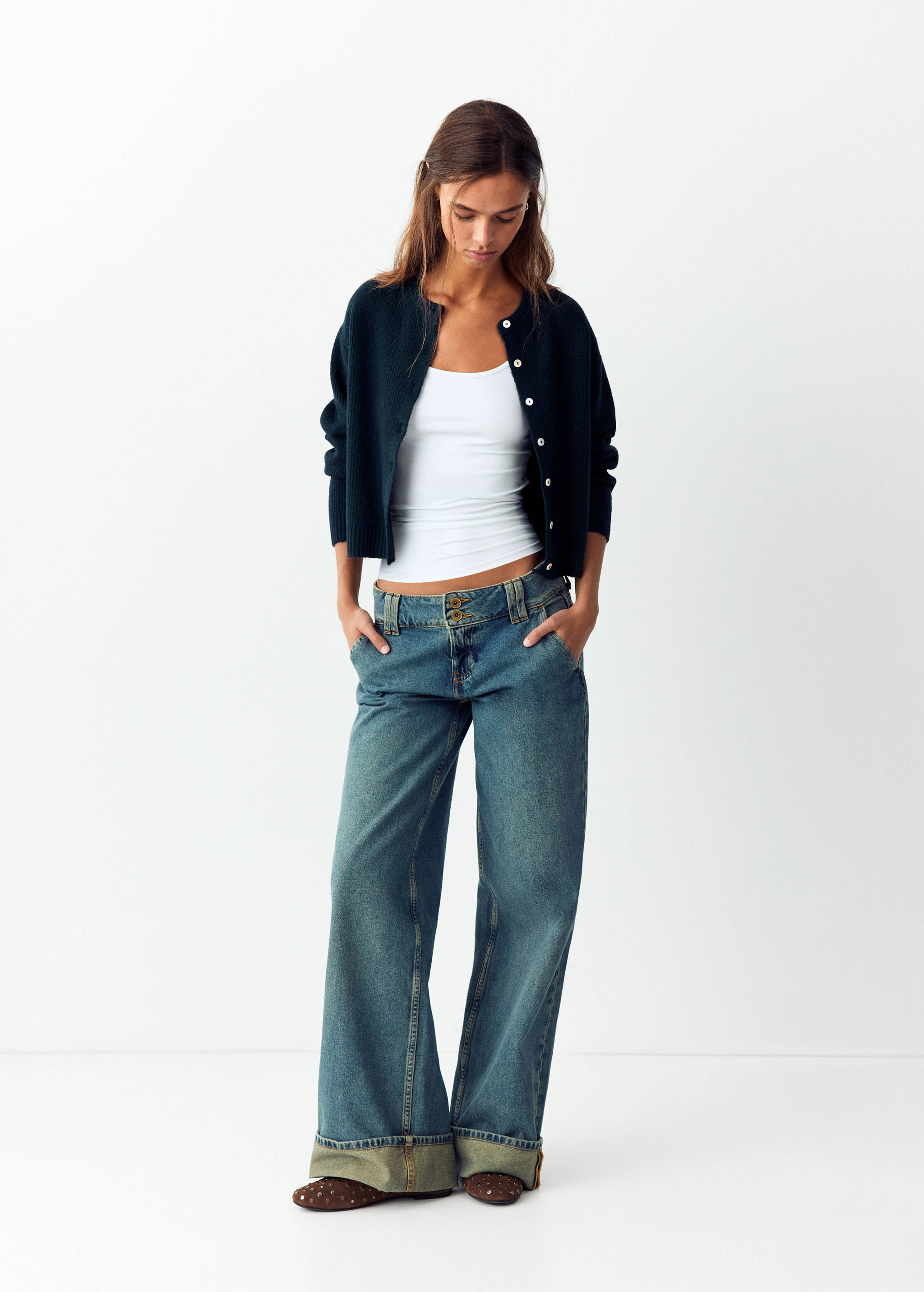 Ribbed buttoned cardigan - General plane