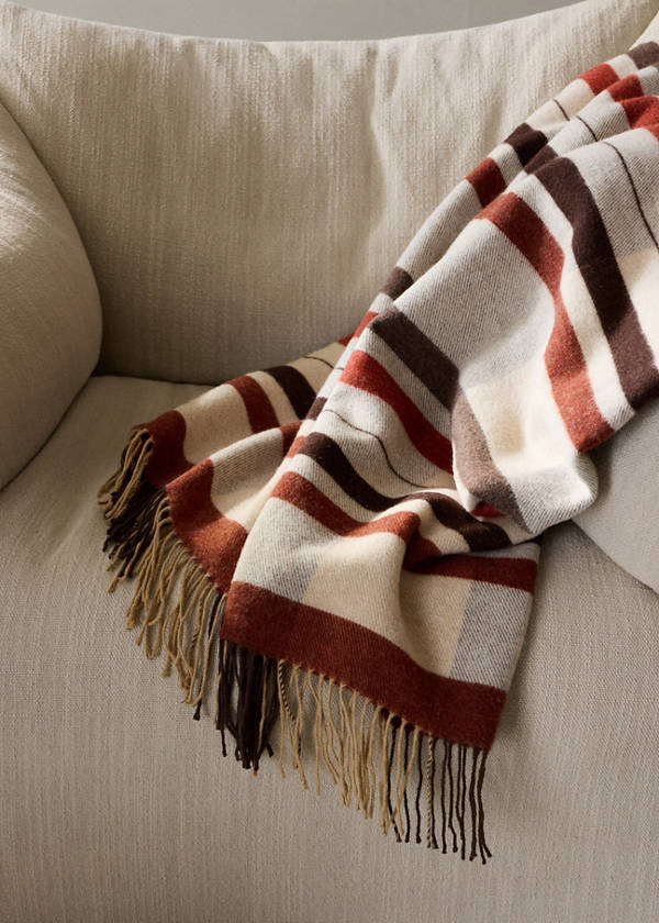 Wool blanket with stripes and fringe detail — Russet