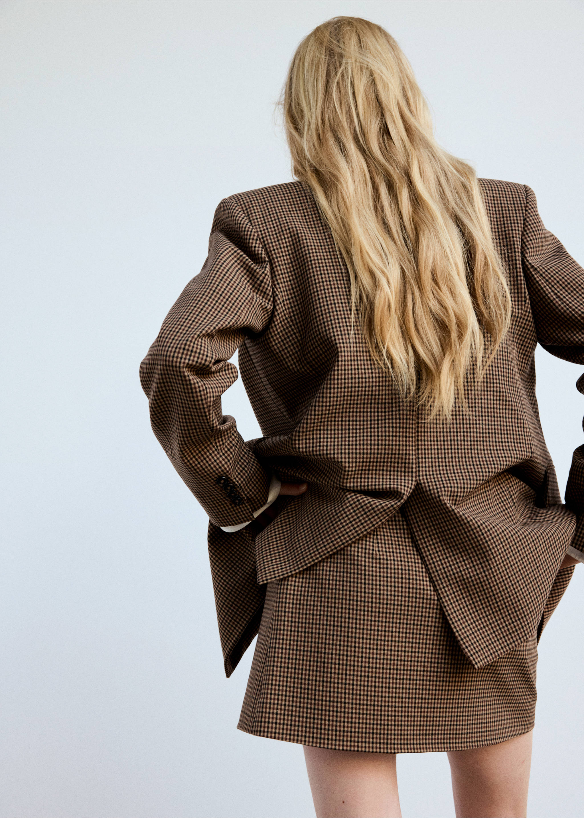 Houndstooth skirt with buckle - Reverse of the article, Tobacco Brown. Ref: 37055865-00.