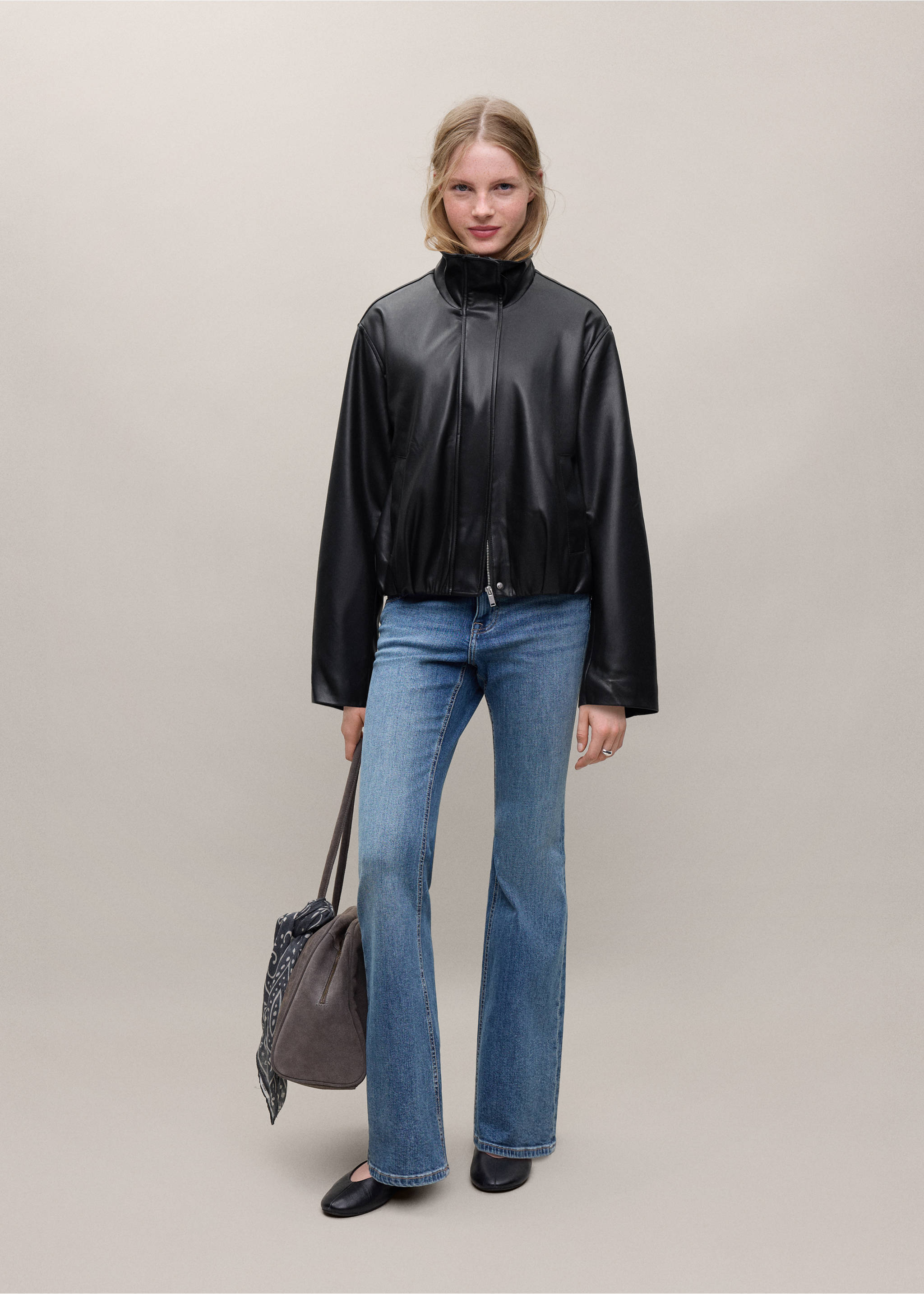 Funnel neck jacket with pockets - Details of the article 2, Black. Ref: 37055868-00.