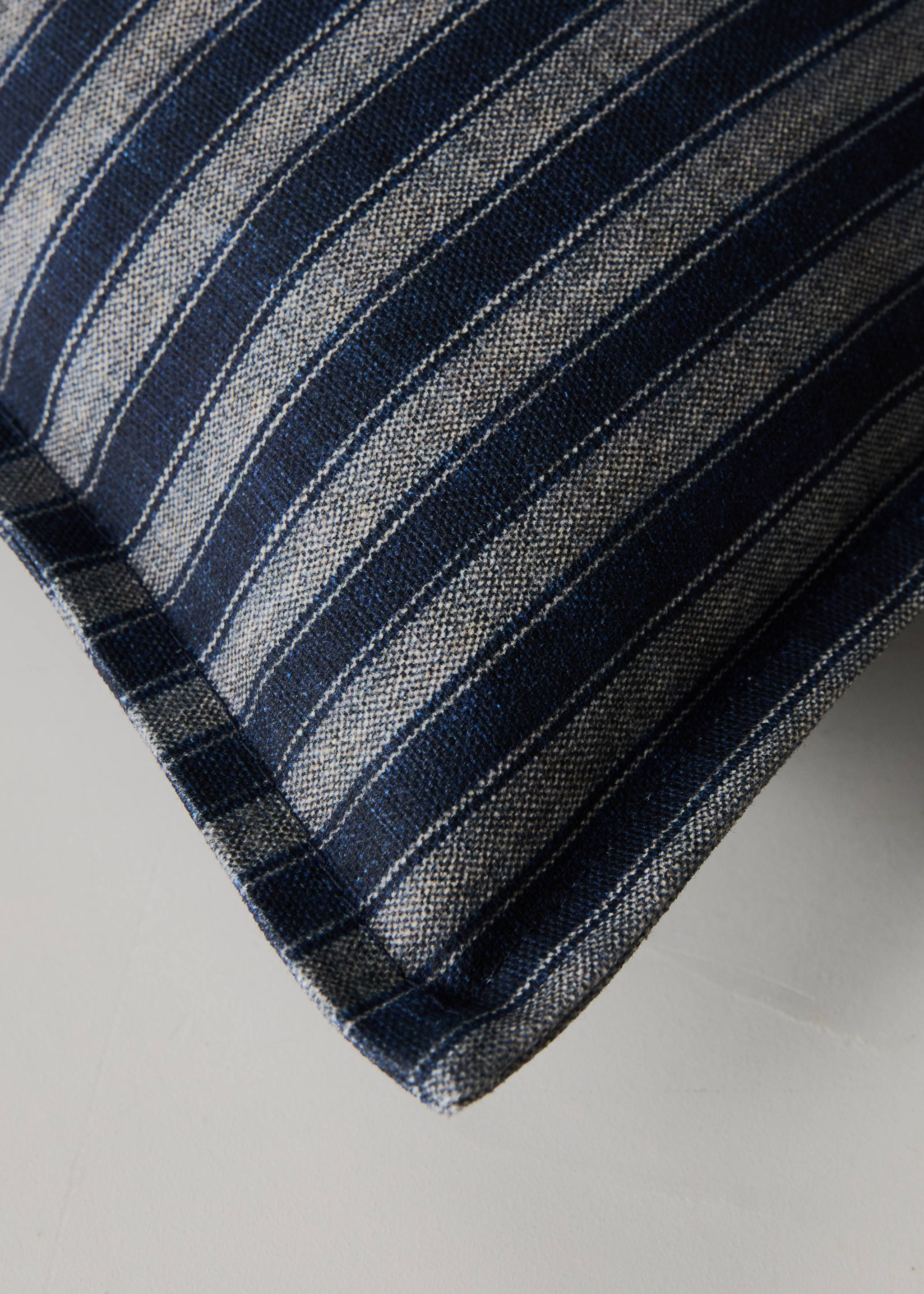 Cotton striped cushion cover 30x50 cm - Details of the article 1