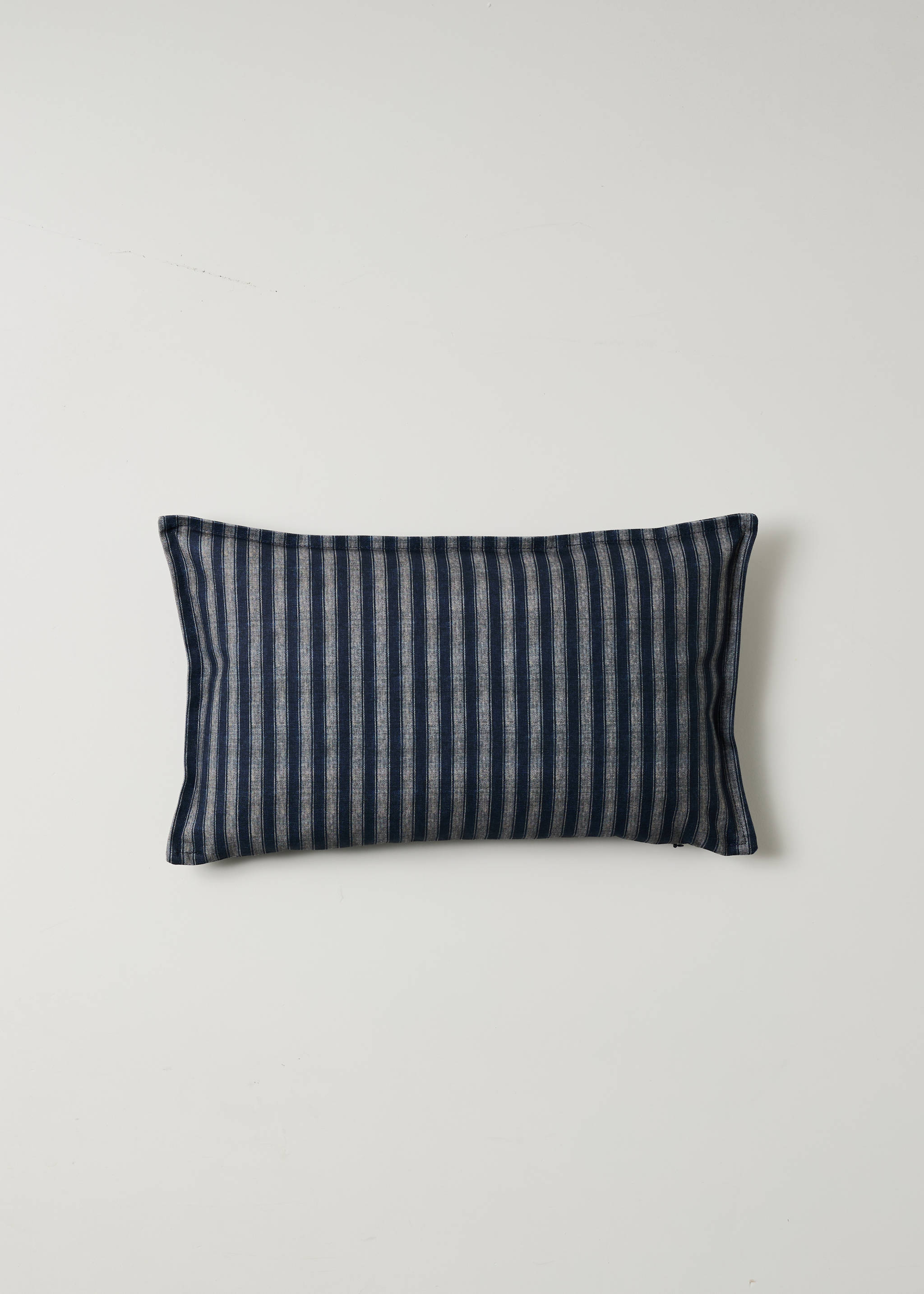 Cotton striped cushion cover 30x50 cm - Article without model