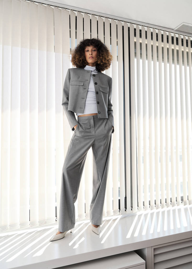 Straight blazer with flap pockets — Grey