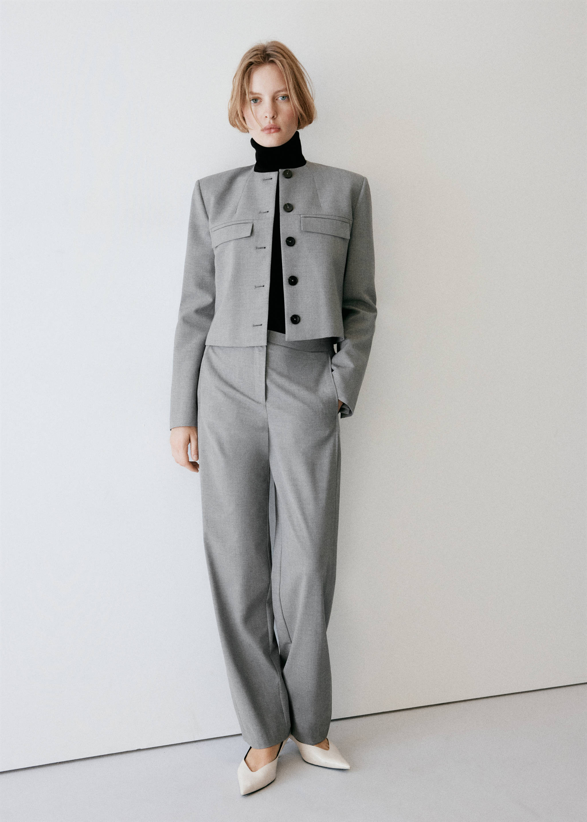 Straight jacket with flap pockets - General plane