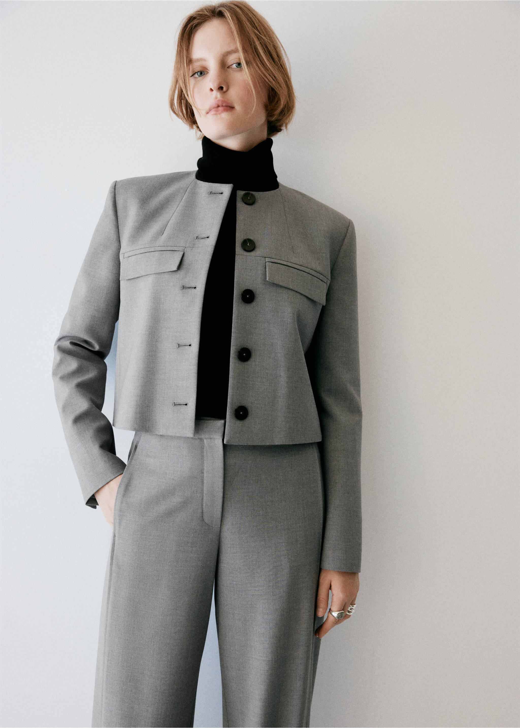 Straight jacket with flap pockets - Medium plane, Grey. Ref: 37055881-02.