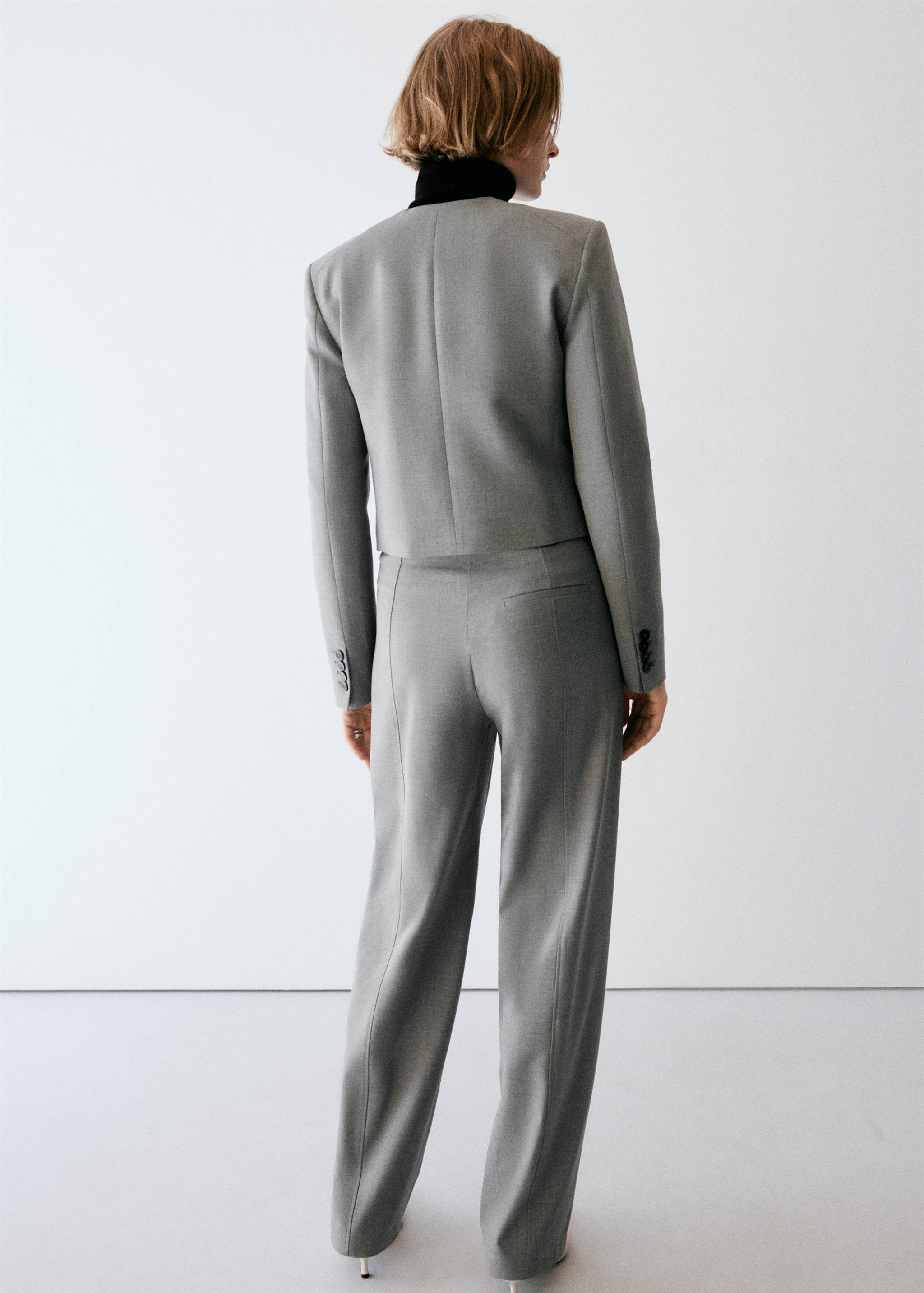 Straight jacket with flap pockets - Reverse of the article