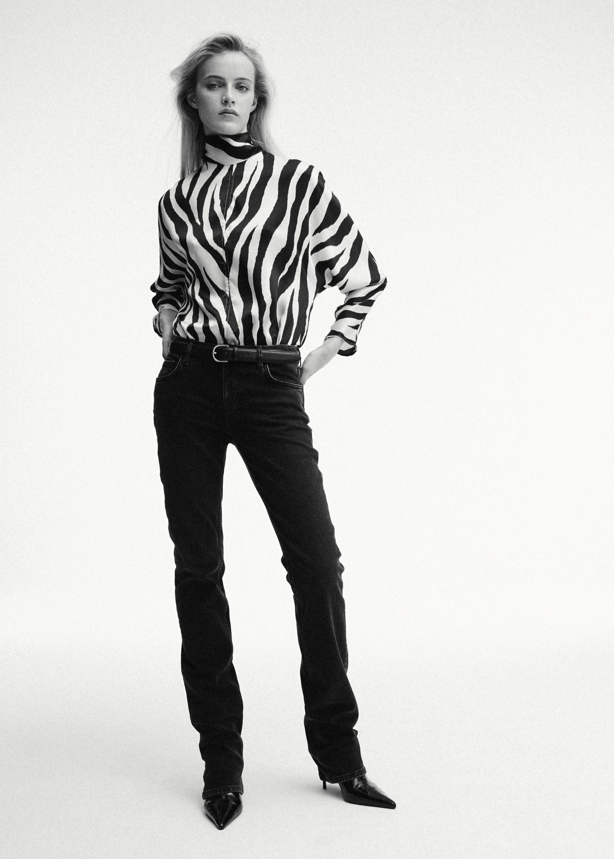 Straight high-neck blouse - General plane