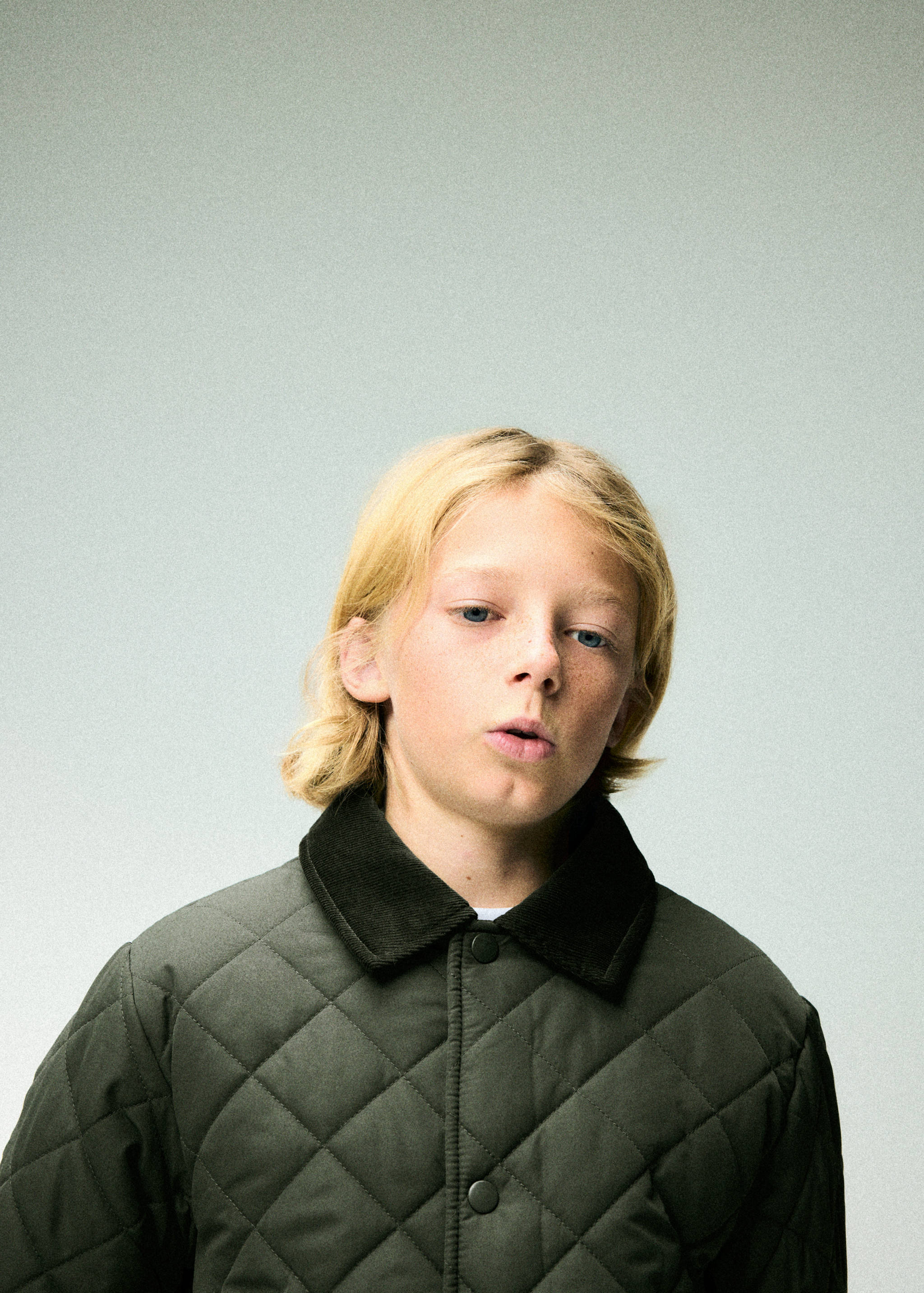 Quilted jacket with corduroy collar - Plan moyen