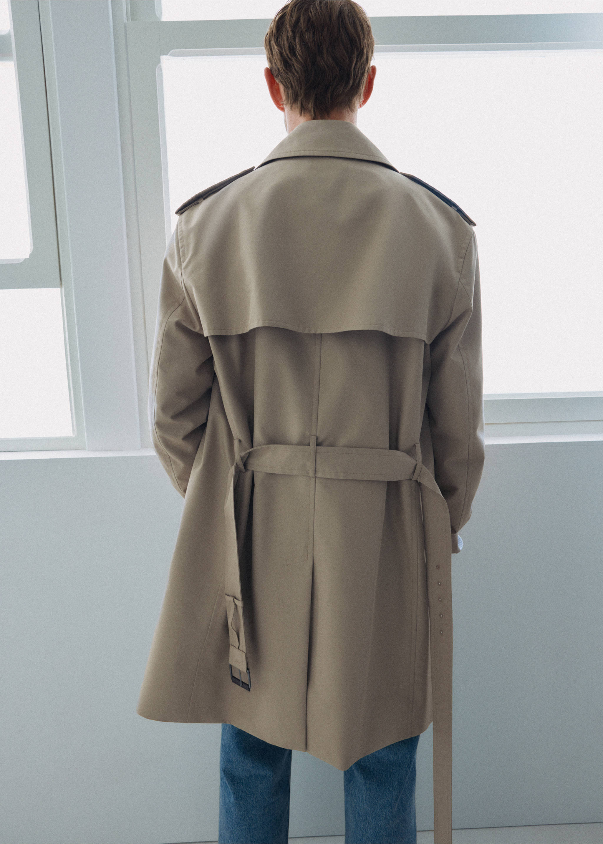 Water-repellent belted trench coat - Reverse of the article, Sand. Ref: 37055977-01.