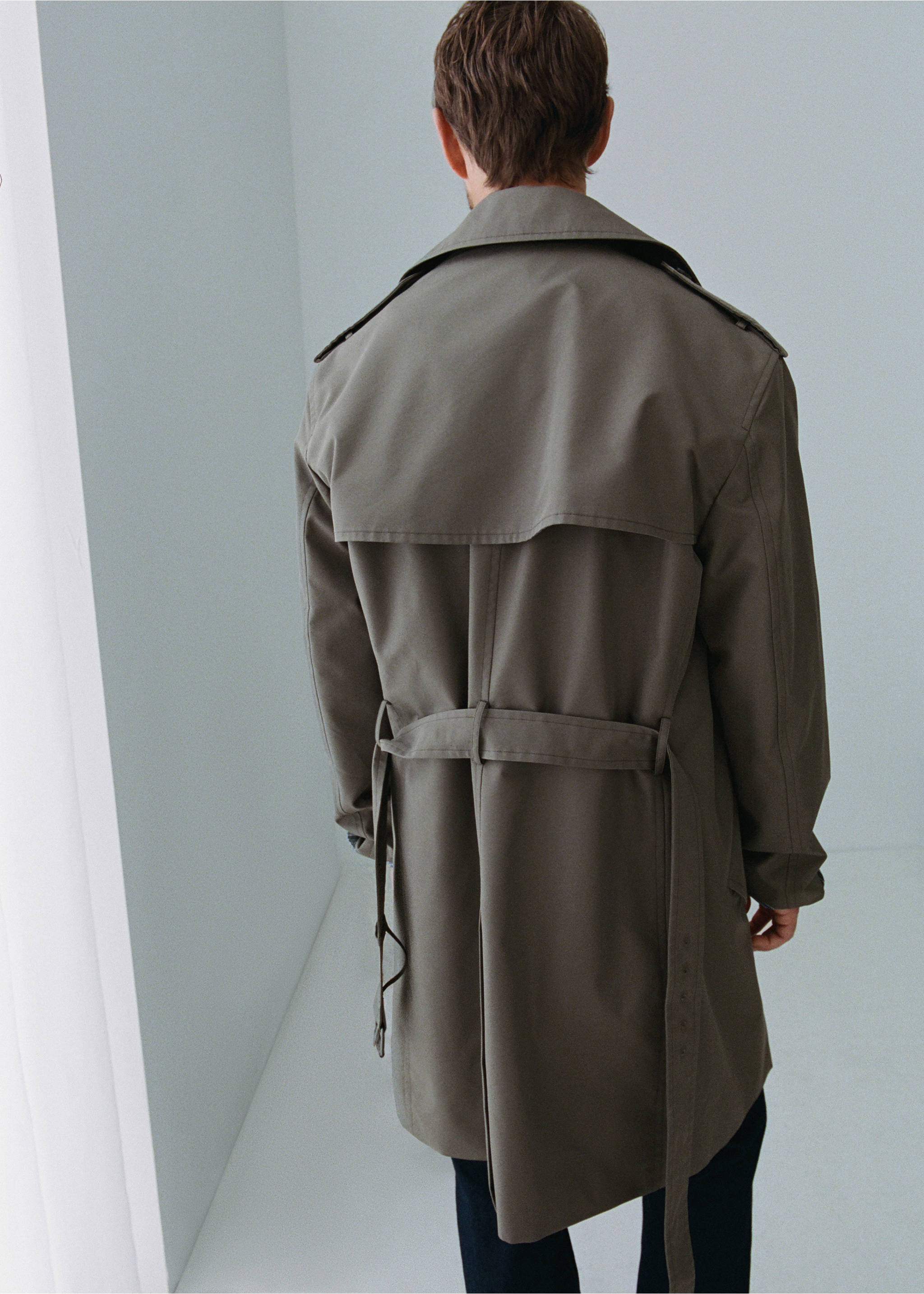 Water-repellent belted trench coat - Details of the article 6, Mink Grey. Ref: 37055977-00.