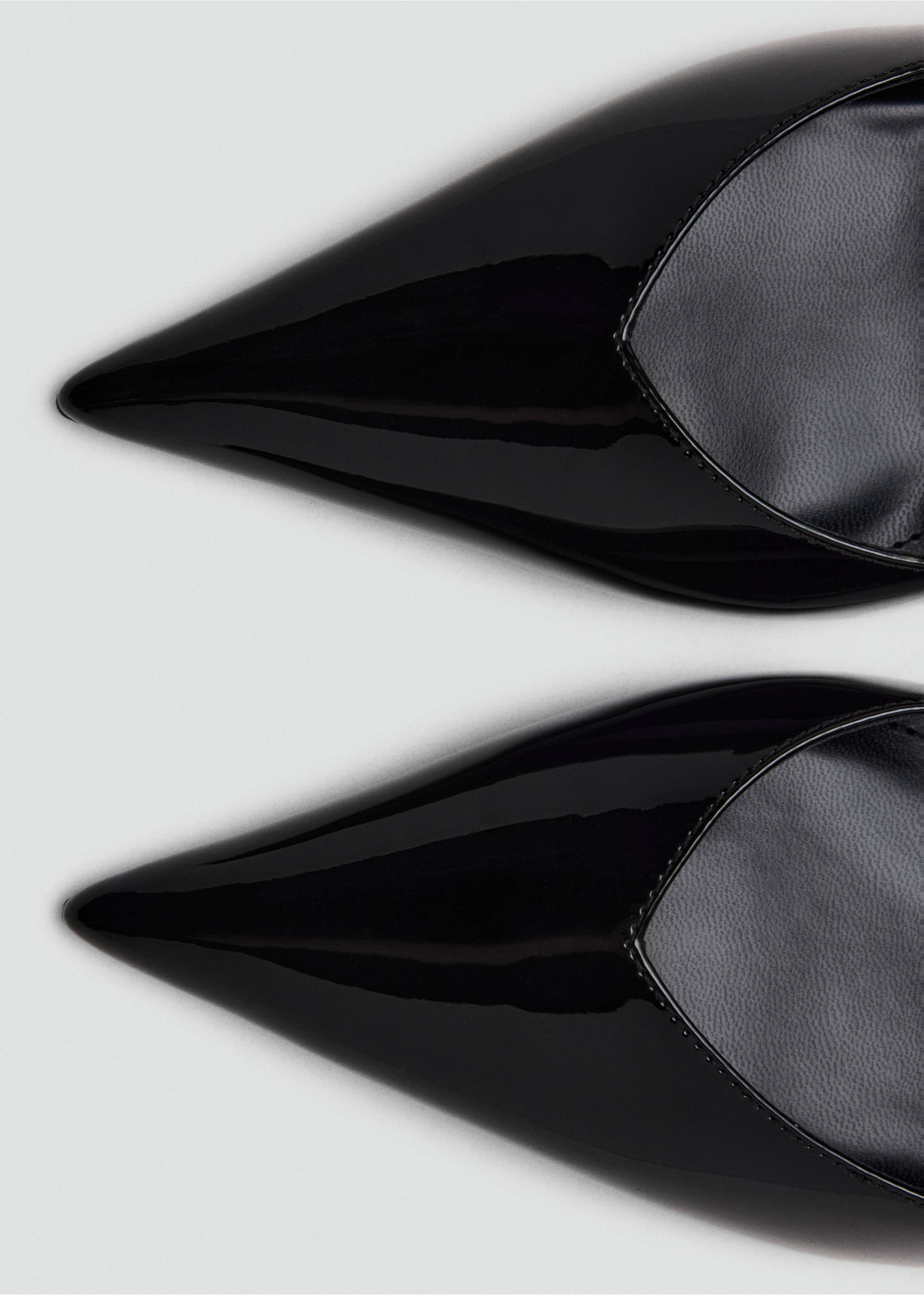 Patent heeled shoes - Details of the article 2, Black. Ref: 37055979-00.