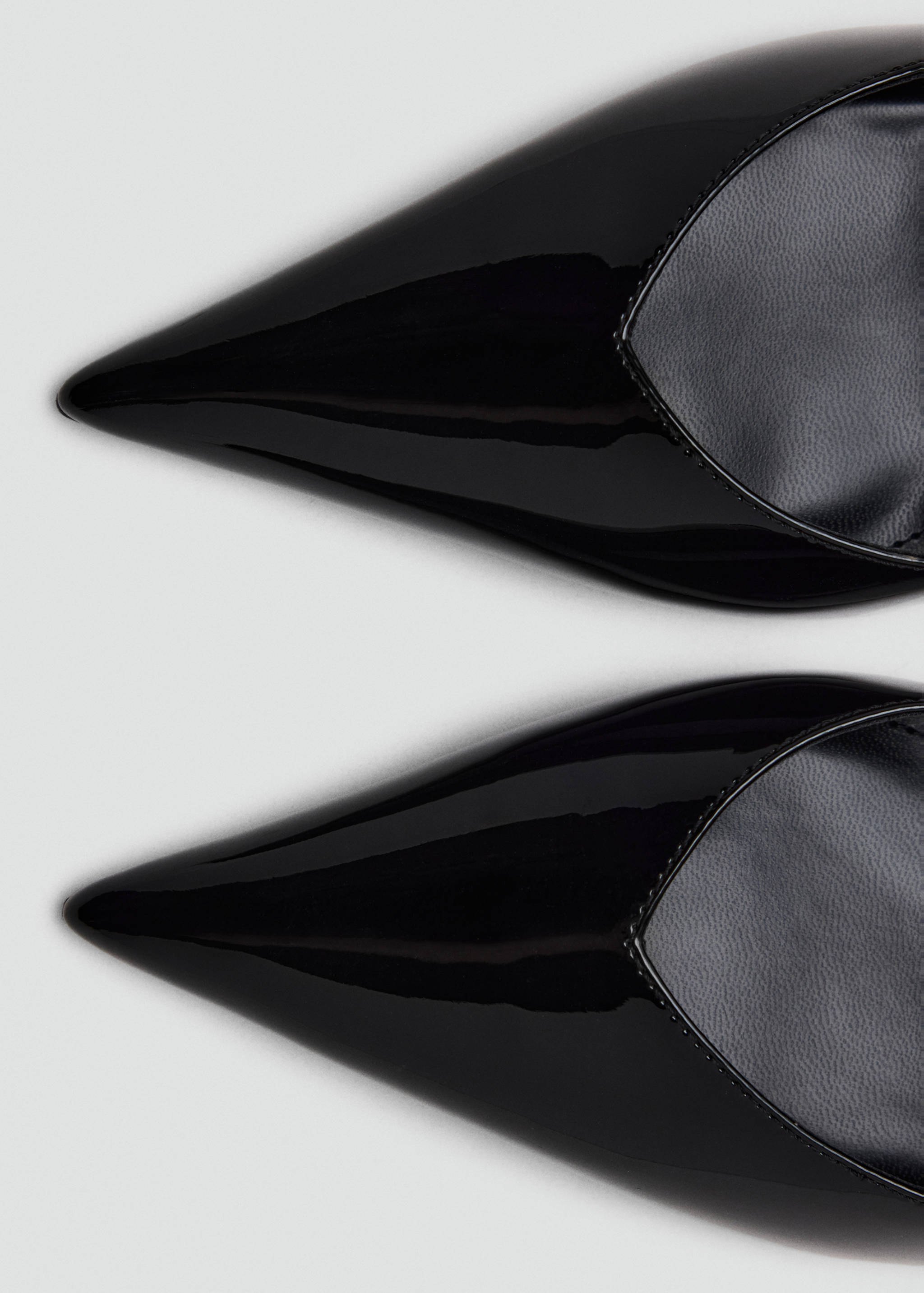 Patent heeled shoes - Details of the article 2
