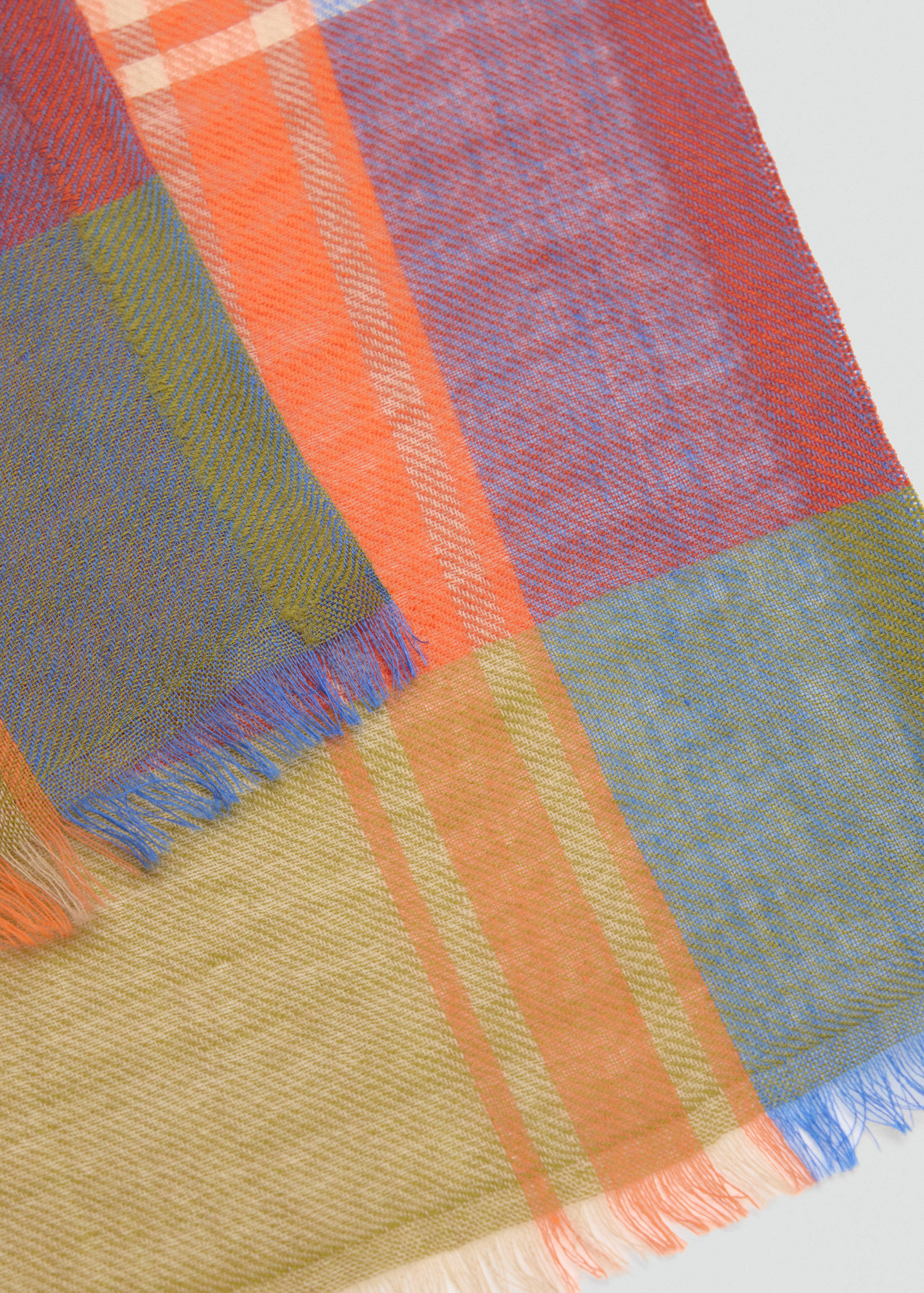 100% wool plaid scarf - Details of the article 1
