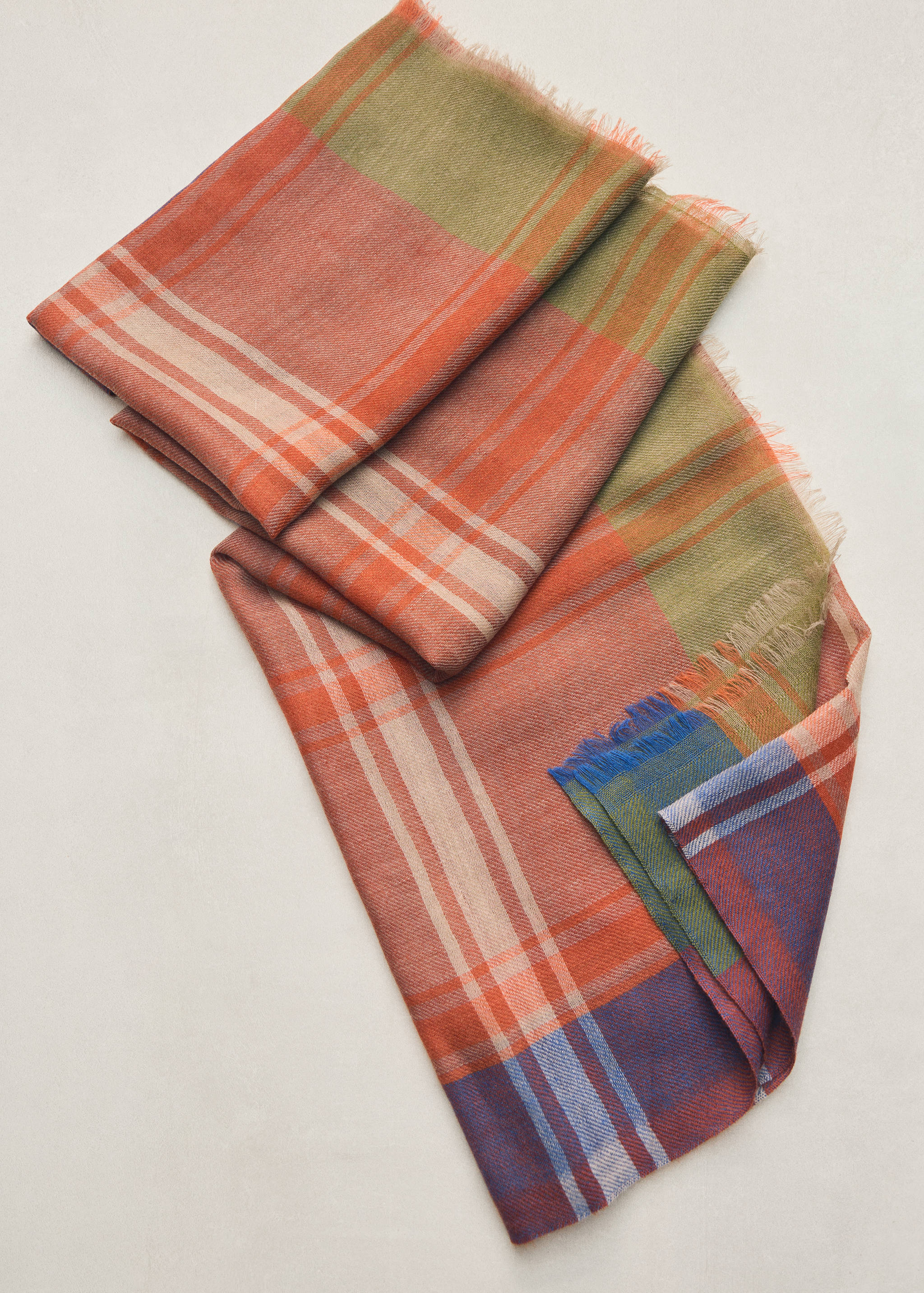Foulard 100 % laine à carreaux - Détail de l'article 5