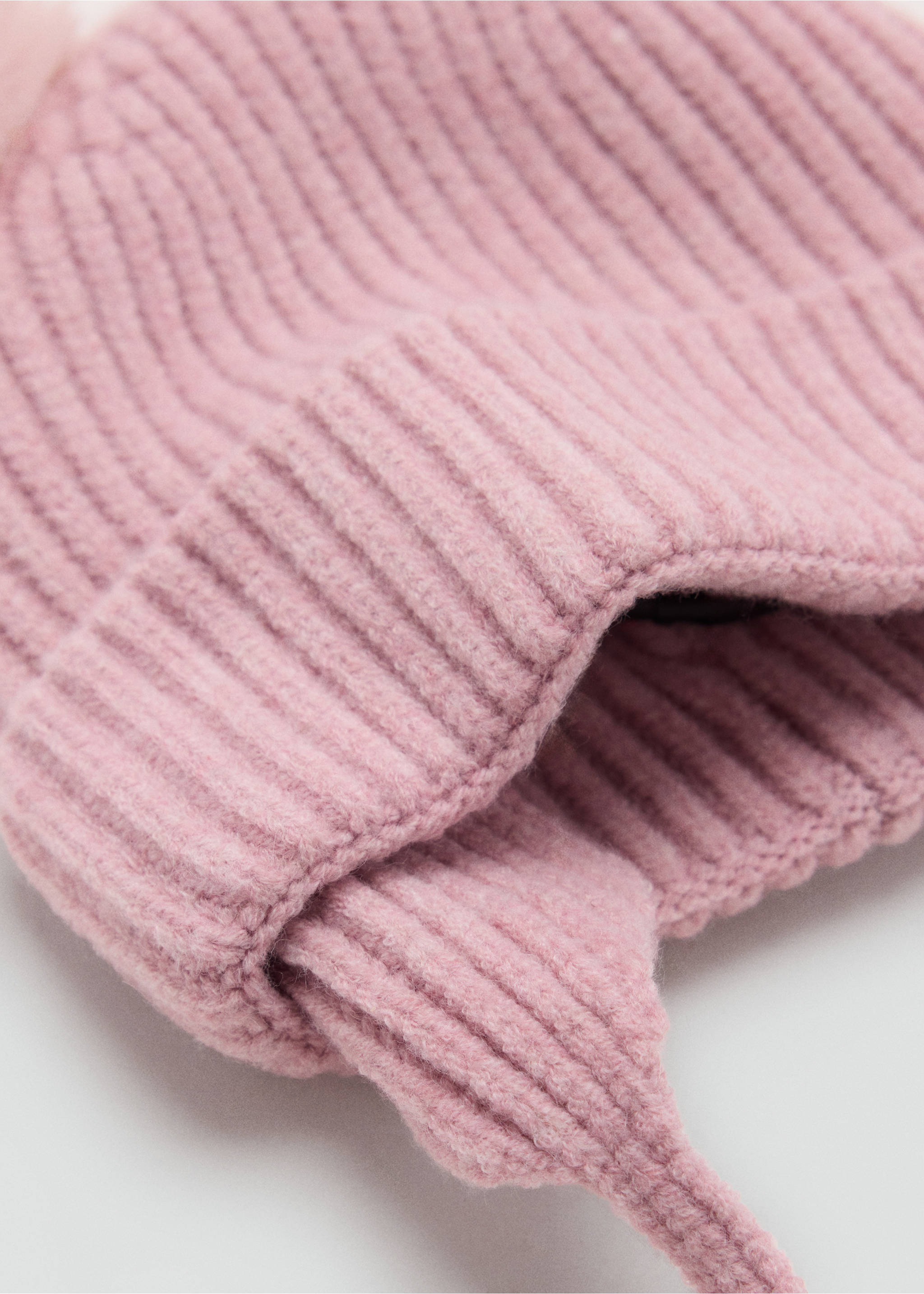 Gorro punto pompones - Plano medio, Rosa palo. Ref: 37055991-00.
