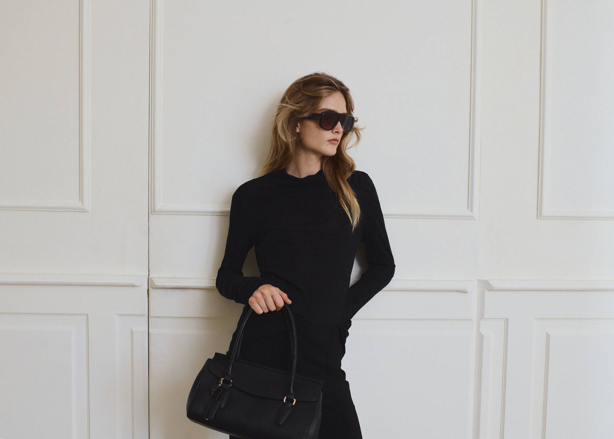 Leather-effect shoulder bag with charm detail - Panoramic plane