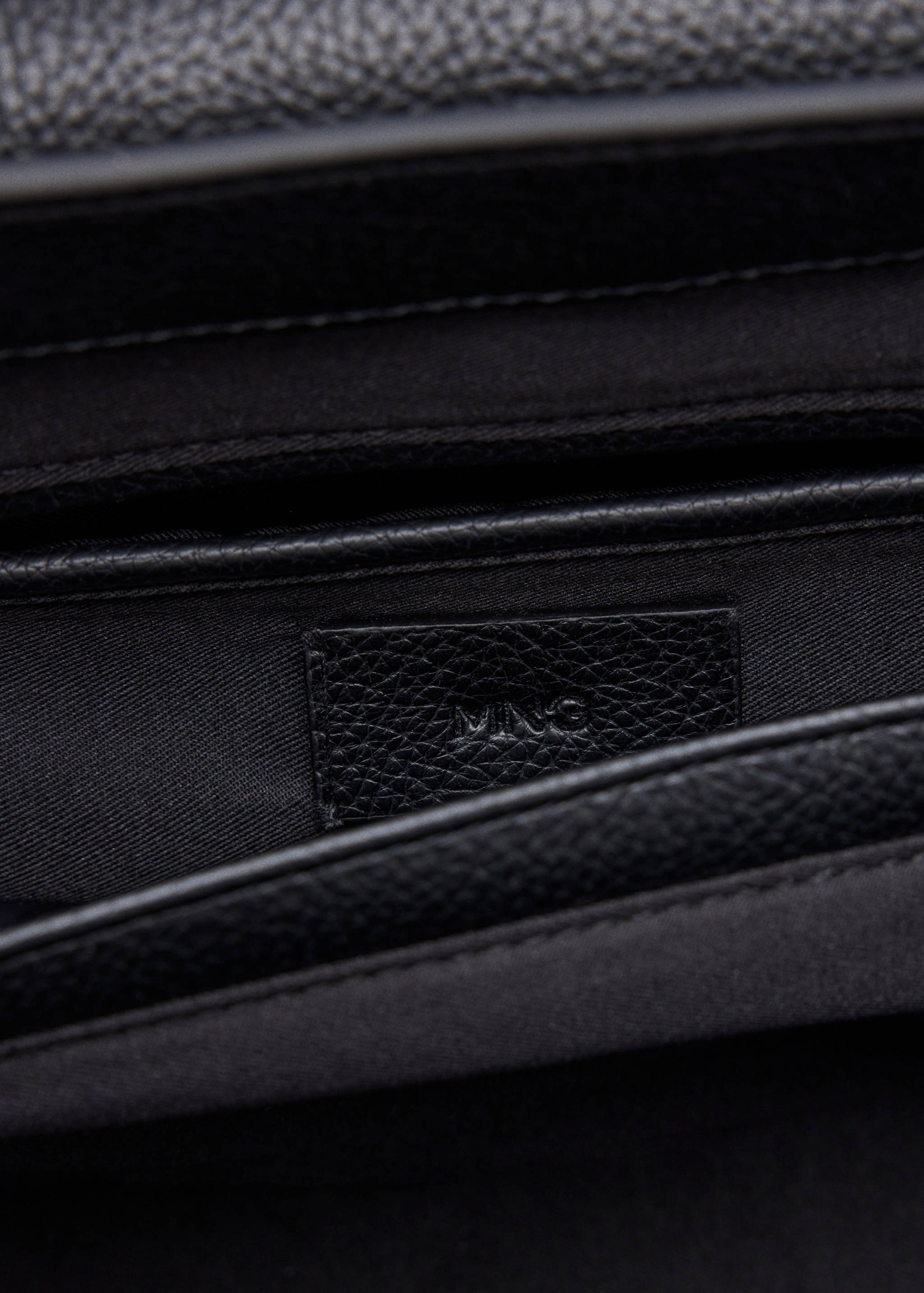 Sac bandoulière effet cuir avec détail charm - Détail de l'article 3