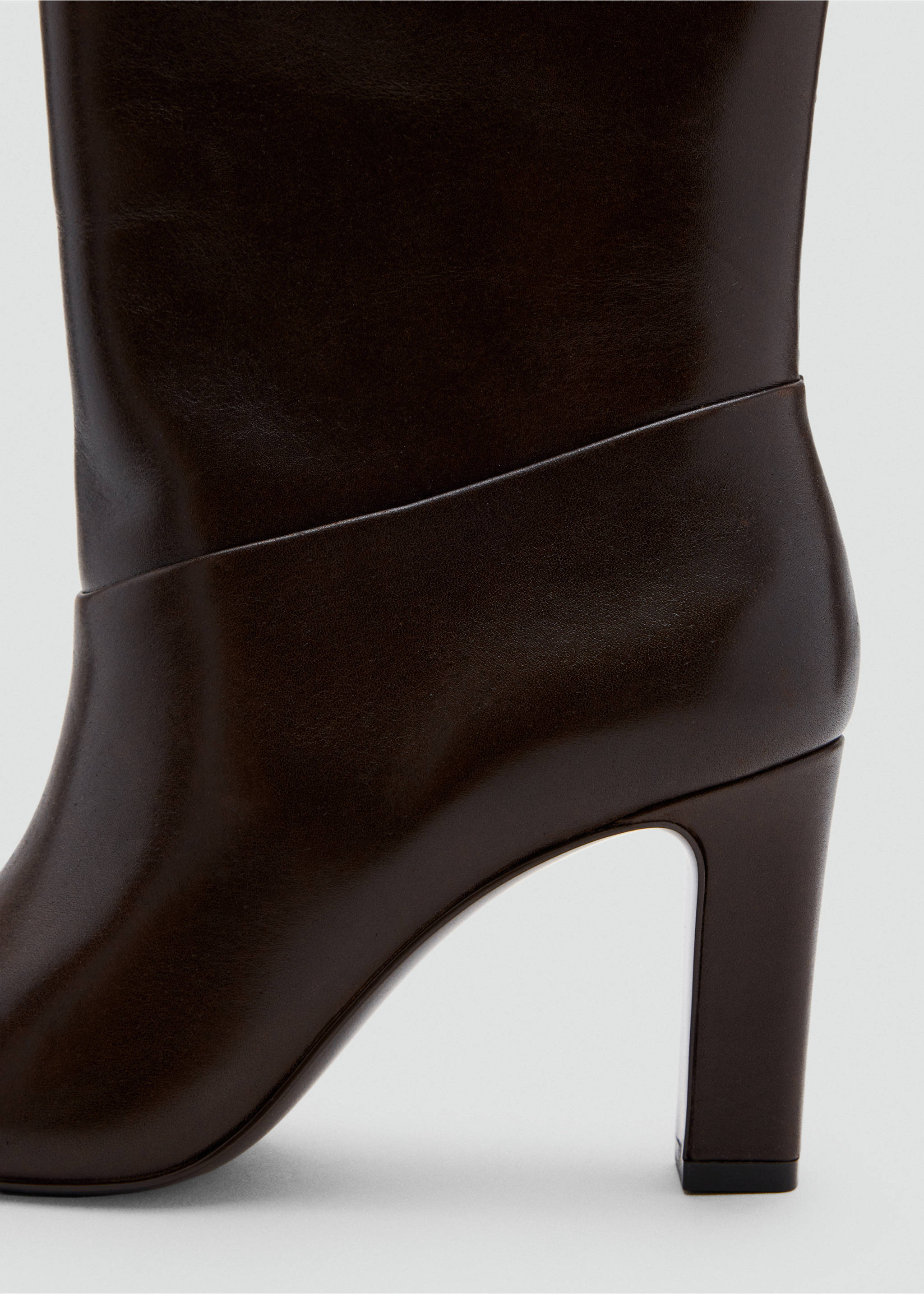Leather heeled boots - Details of the article 1, Burgundy. Ref: 37055999-00.