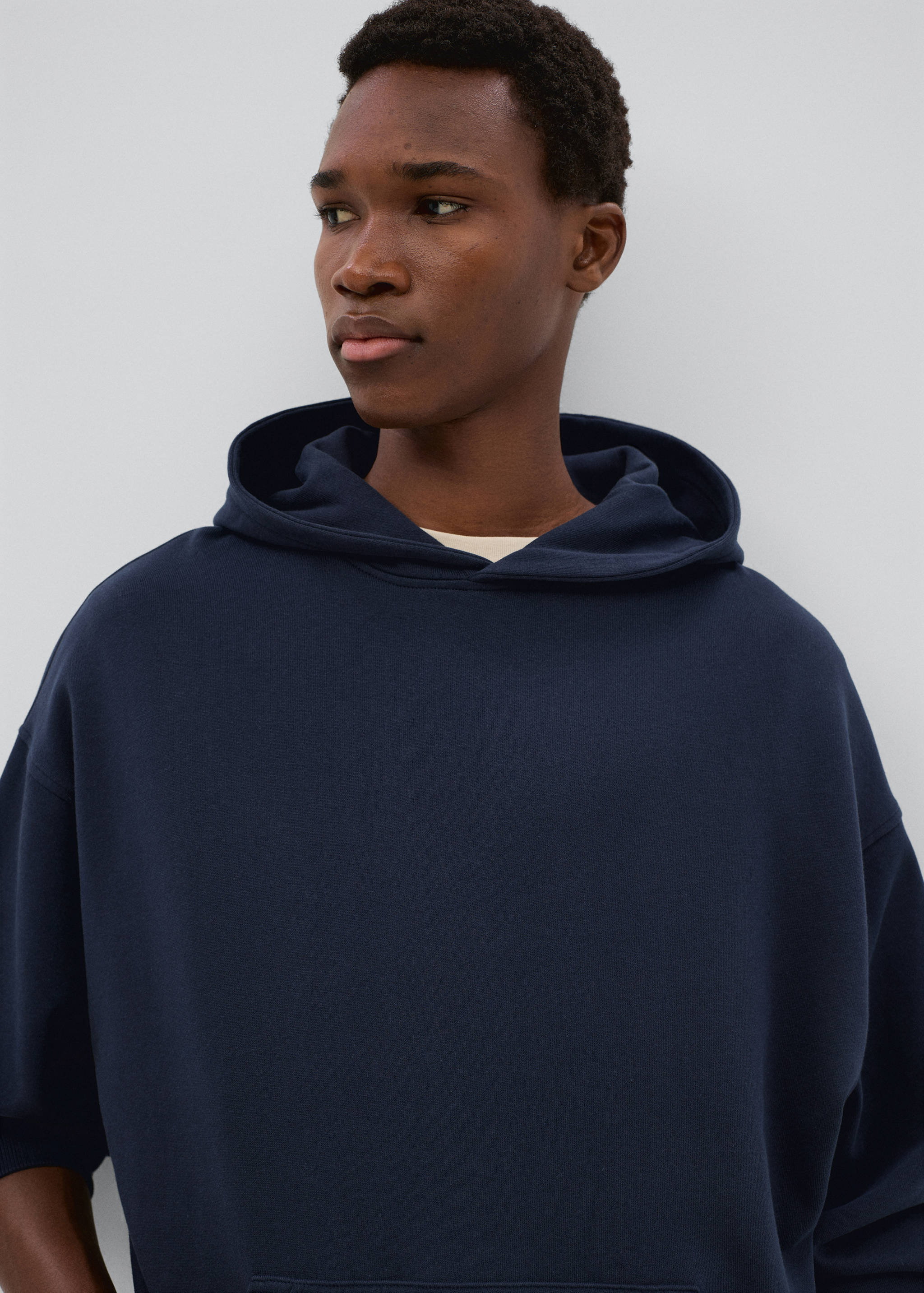 Sweat à capuche en coton avec patch décoratif - Détail de l'article 1