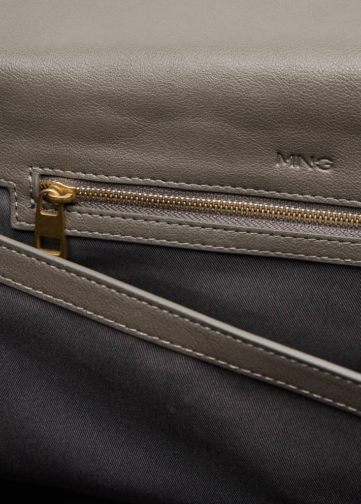 Leather shoulder bag with flap — Grey